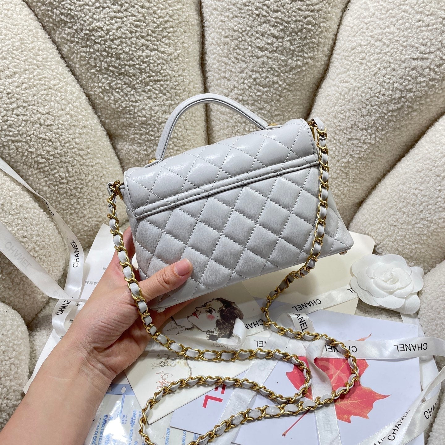 CC 25P MINI SAC À RABAT 20 CM POIGNÉE SUPÉRIEURE CUIR DE VEAU GRIS QUINCAILLERIE DORÉ