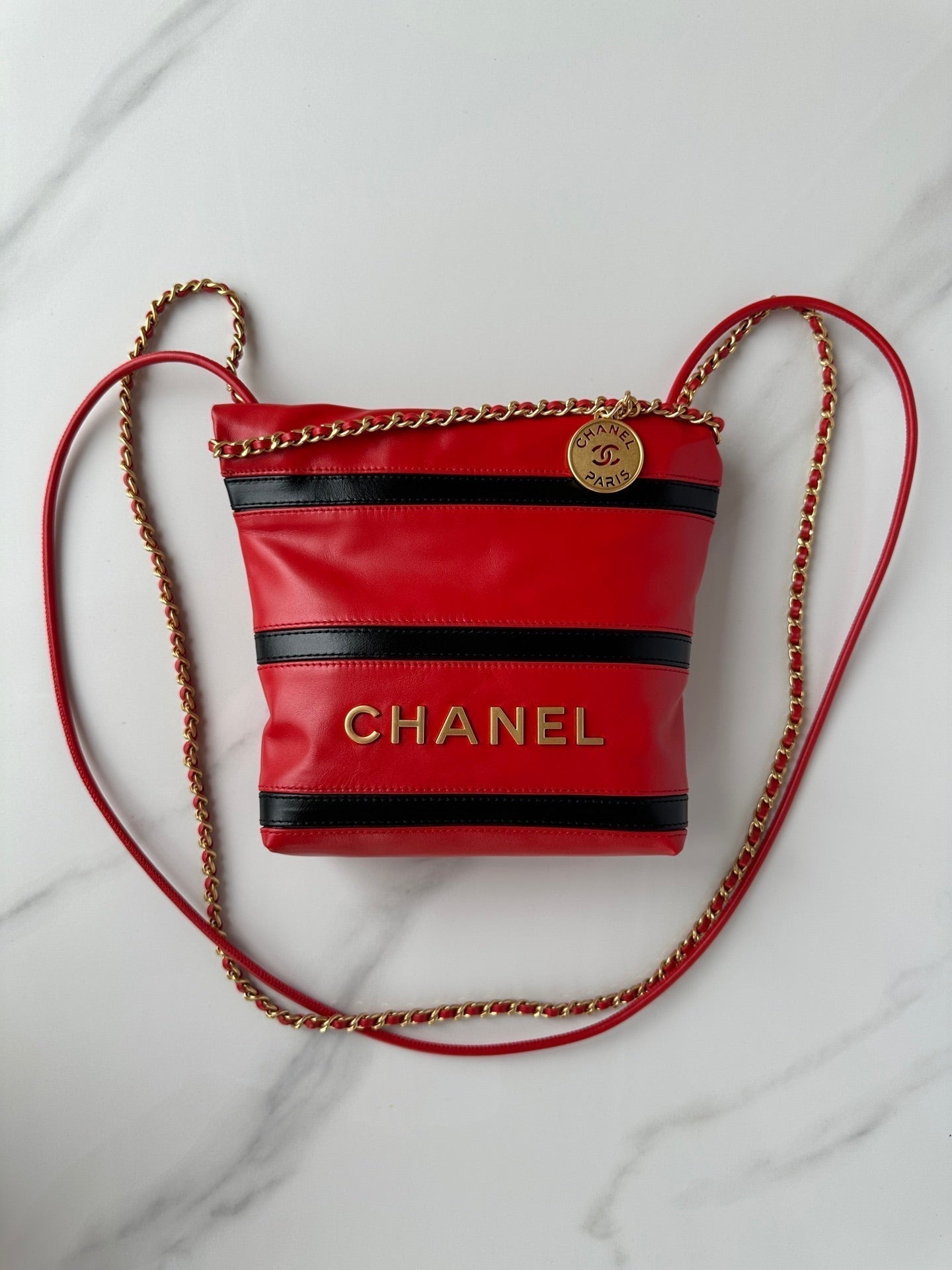 CC 22 HOBO RED BLACK CALFSKIN GOLD HARDWARE