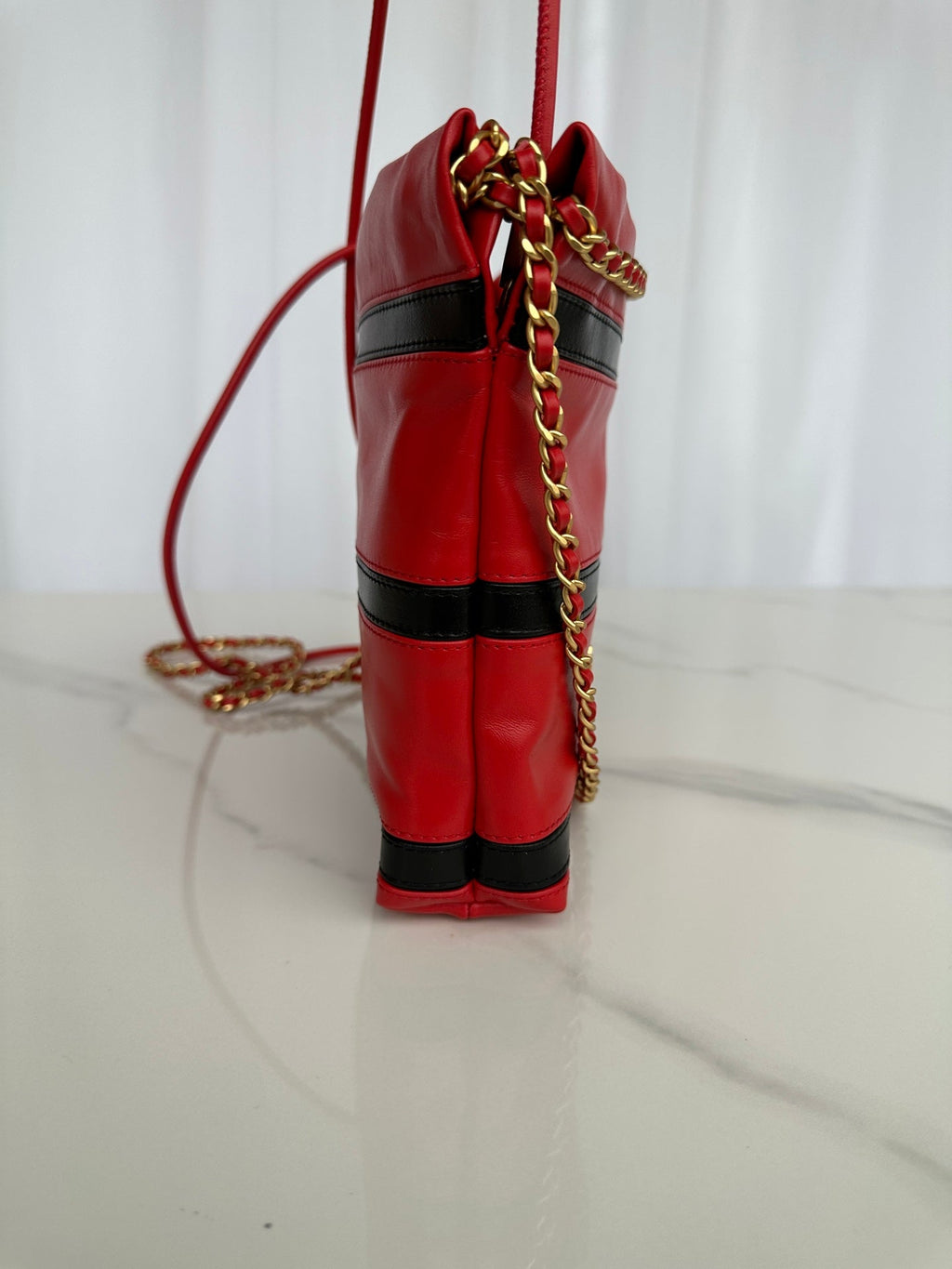 CC 22 HOBO RED BLACK CALFSKIN GOLD HARDWARE