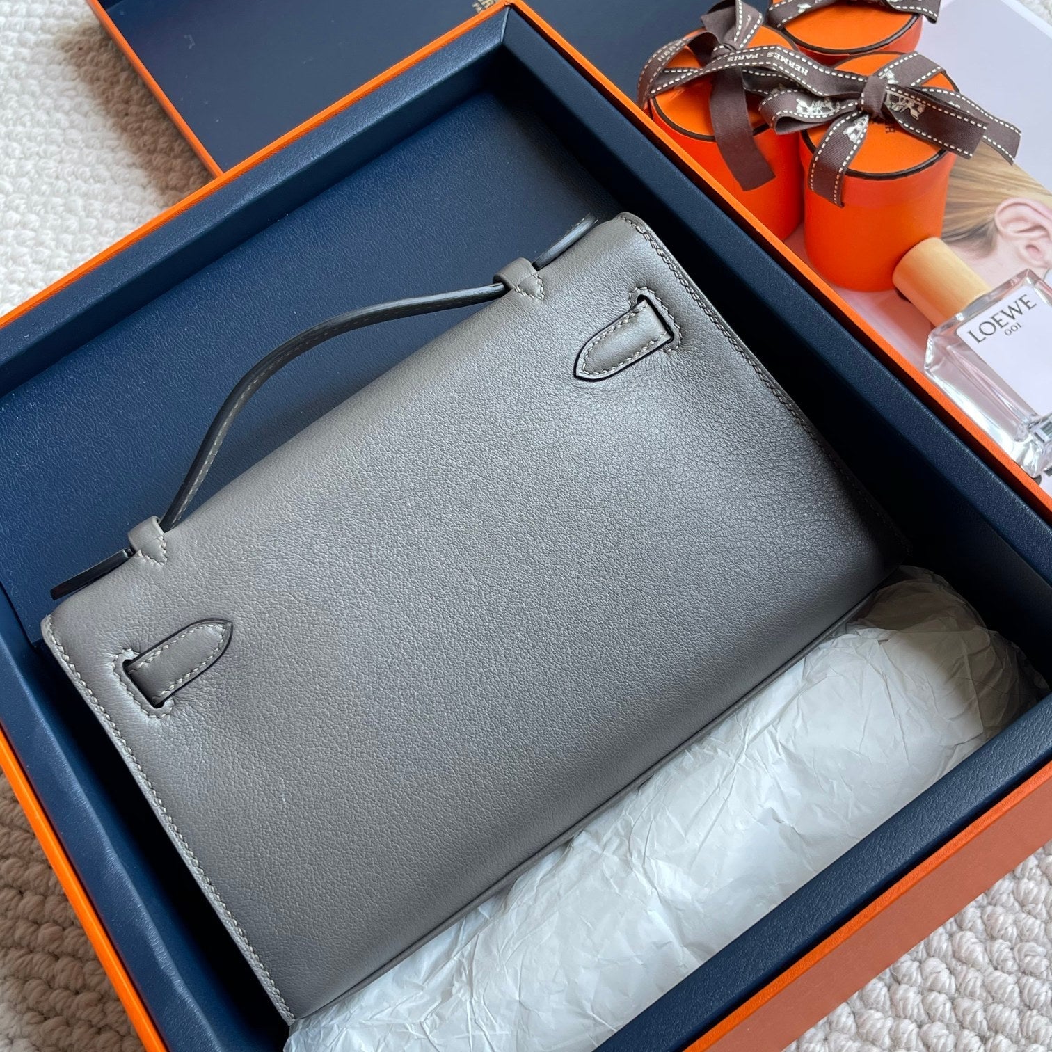 POCHETTE HM KELLY 22 CM GRIS FUMÉ QUINCAILLERIE ARGENTÉE