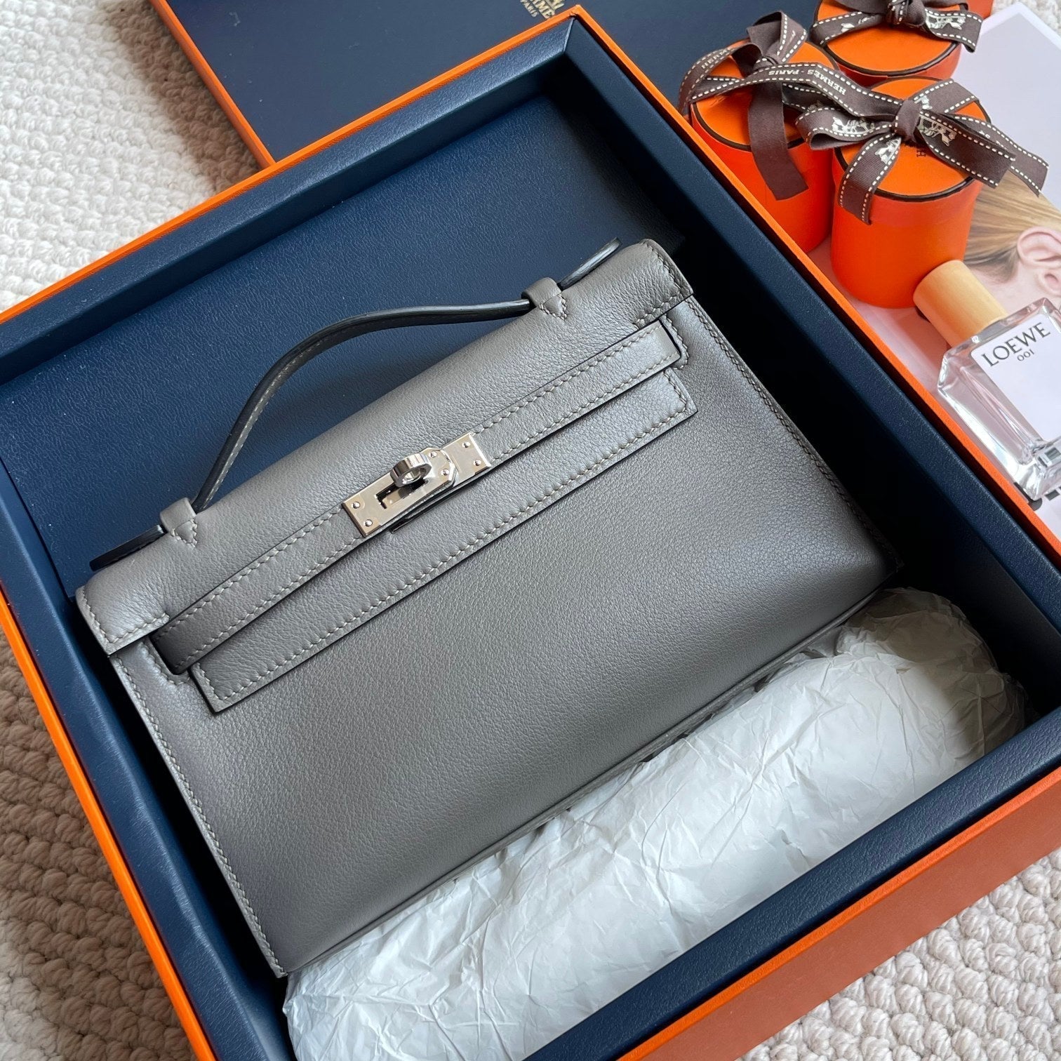 POCHETTE HM KELLY 22 CM GRIS FUMÉ QUINCAILLERIE ARGENTÉE