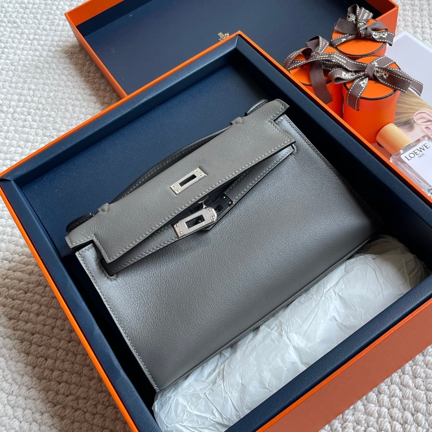 POCHETTE HM KELLY 22 CM GRIS FUMÉ QUINCAILLERIE ARGENTÉE