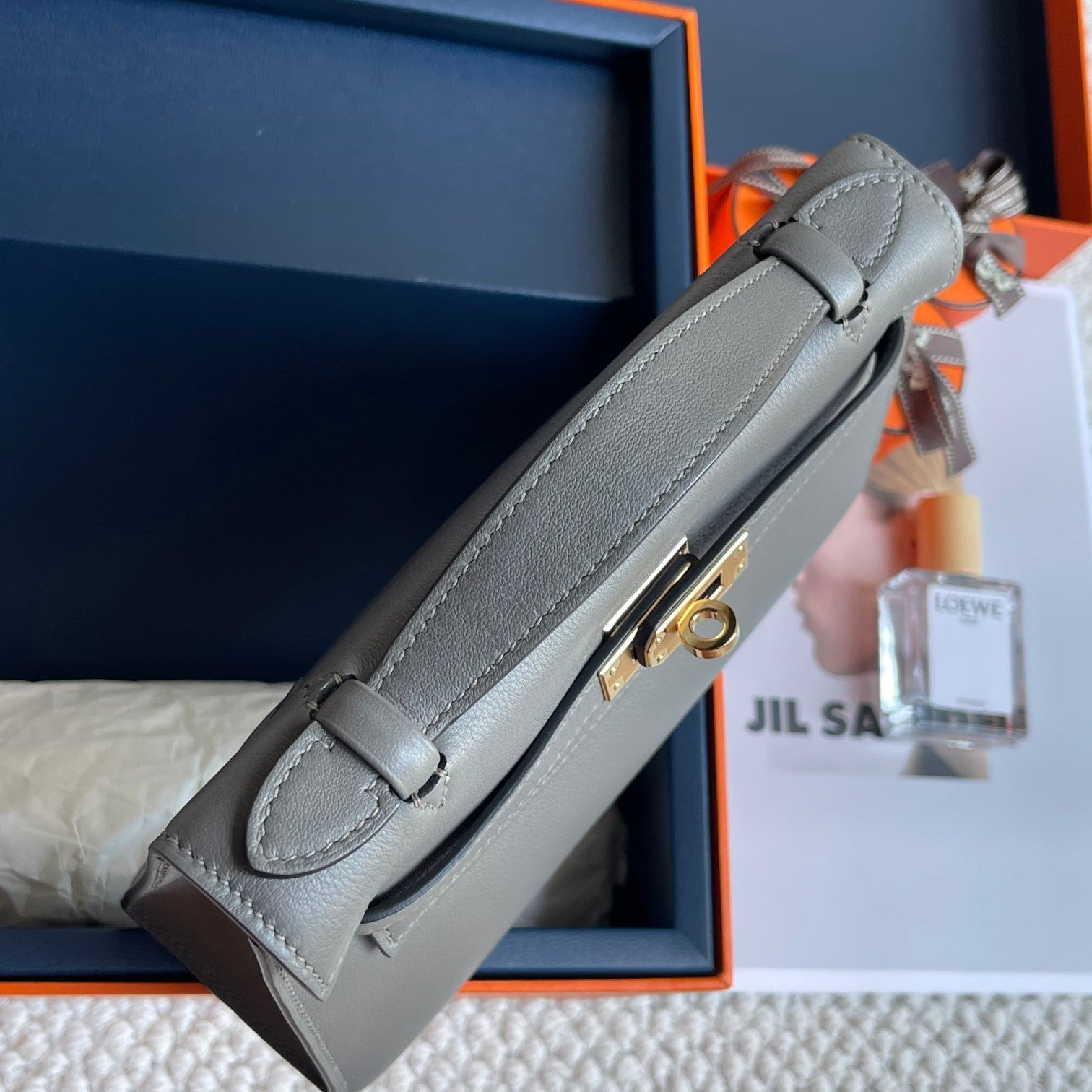 POCHETTE HM KELLY 22 CM GRIS FUMÉ QUINCAILLERIE OR