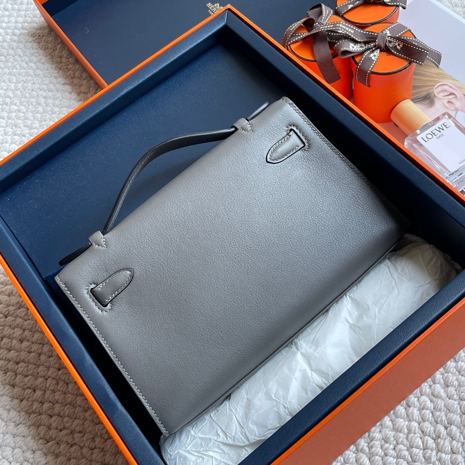 POCHETTE HM KELLY 22 CM GRIS FUMÉ QUINCAILLERIE OR
