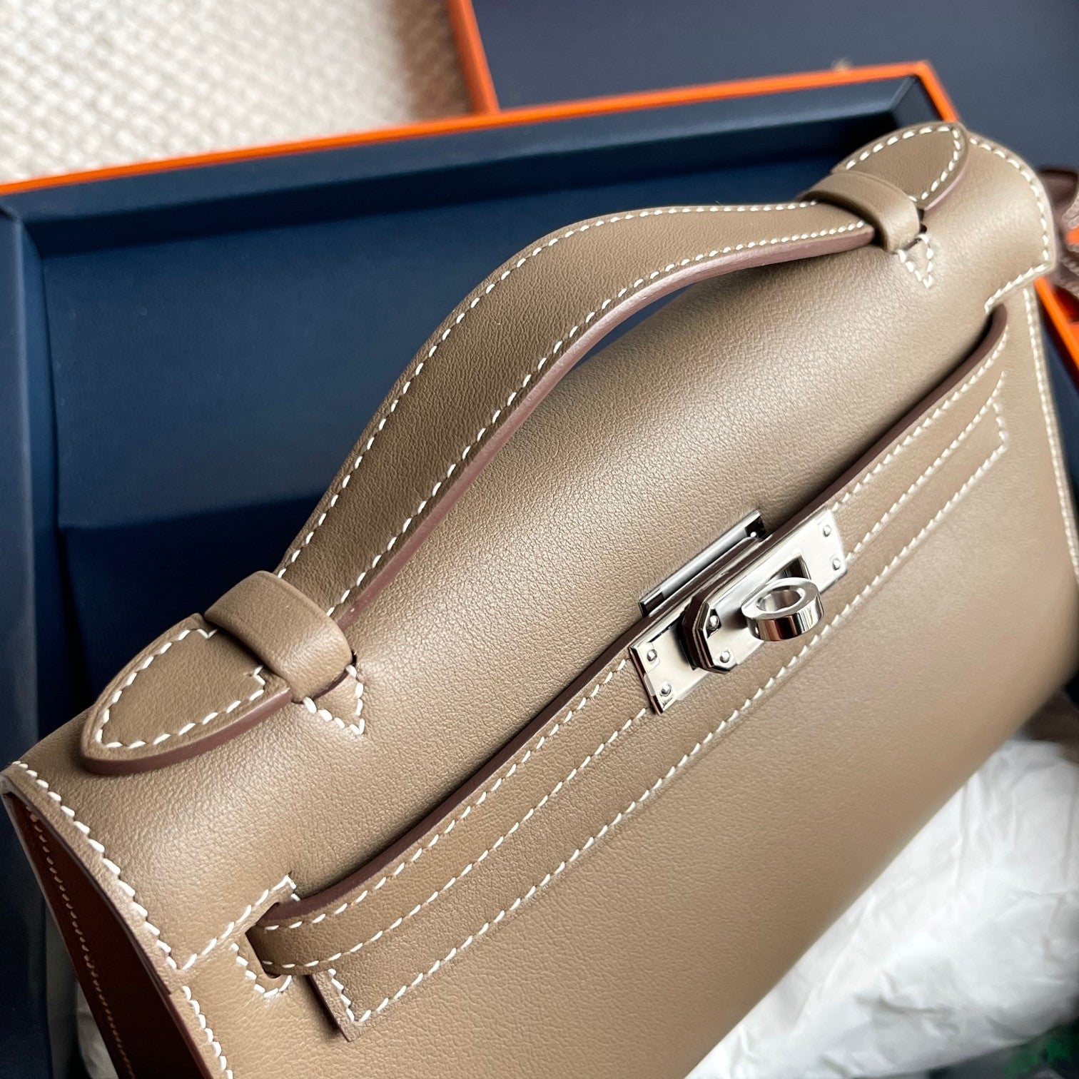 POCHETTE HM KELLY 22CM GRIS ELEPHANT SWIFT QUINCAILLERIE ARGENTÉE