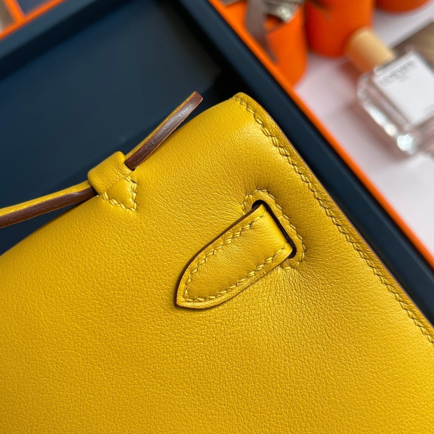 POCHETTE HM KELLY 22 CM JAUNE SWIFT QUINCAILLERIE ARGENTÉE