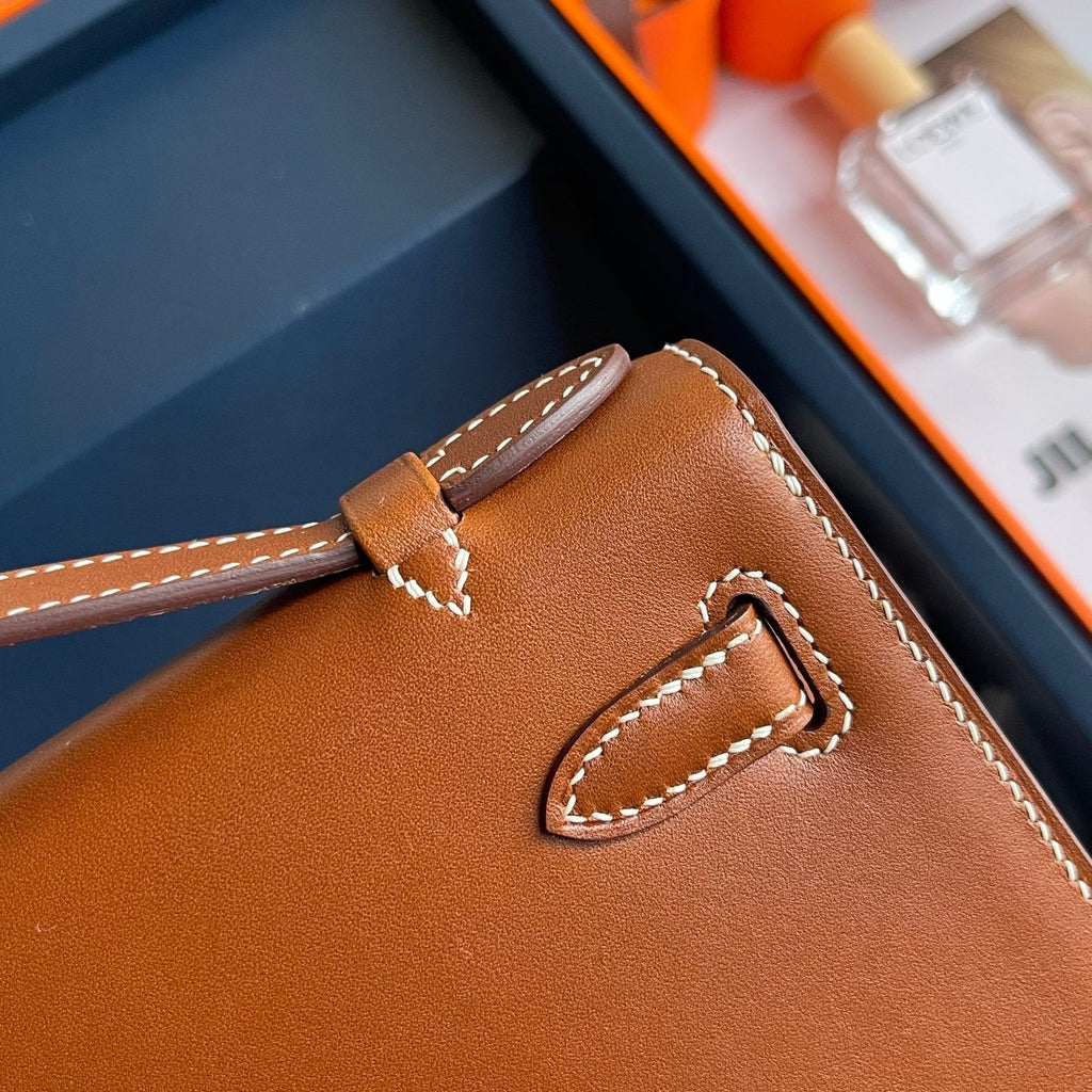 POCHETTE HM KELLY 22 CM MARRON FONCÉ SWIFT QUINCAILLERIE DORÉ