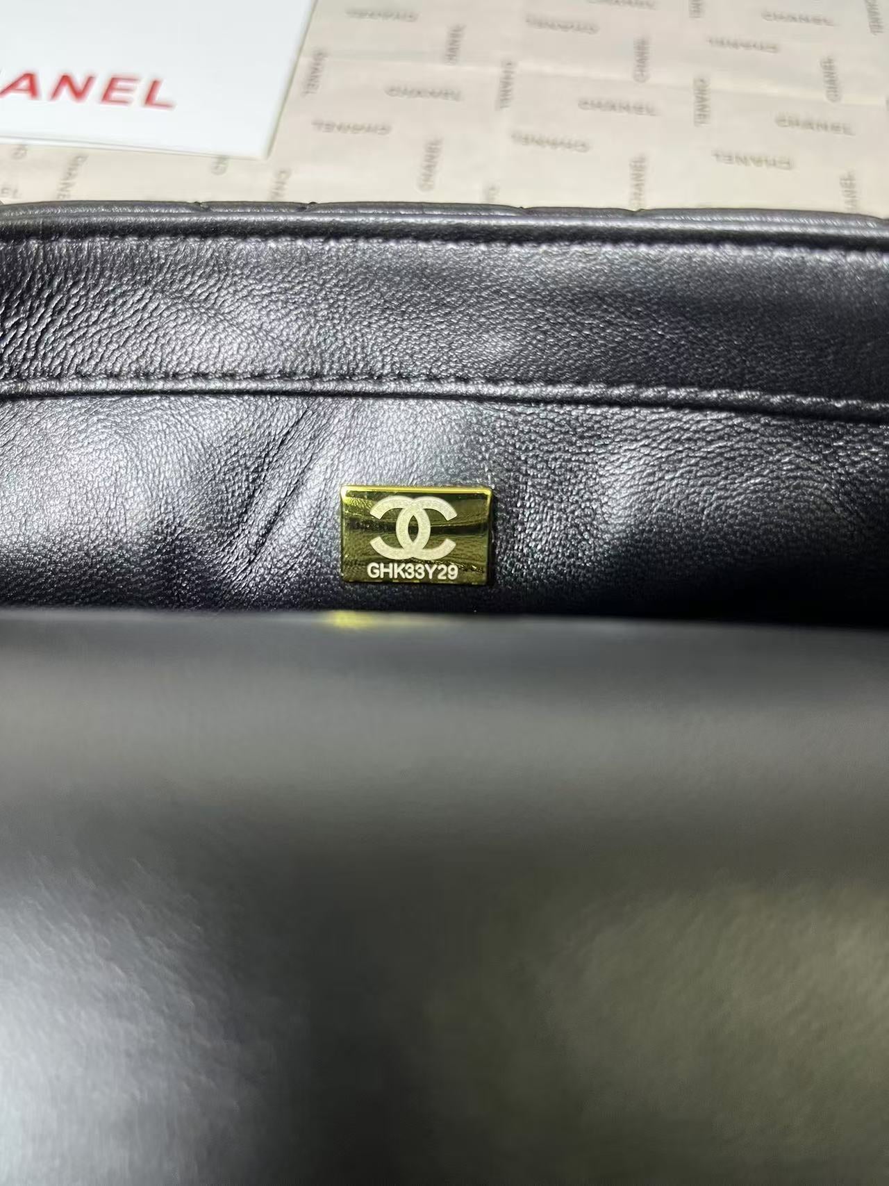 25C MINI FLAP 19CM BLACK LAMBSKIN GOLD HEART HARDWARE