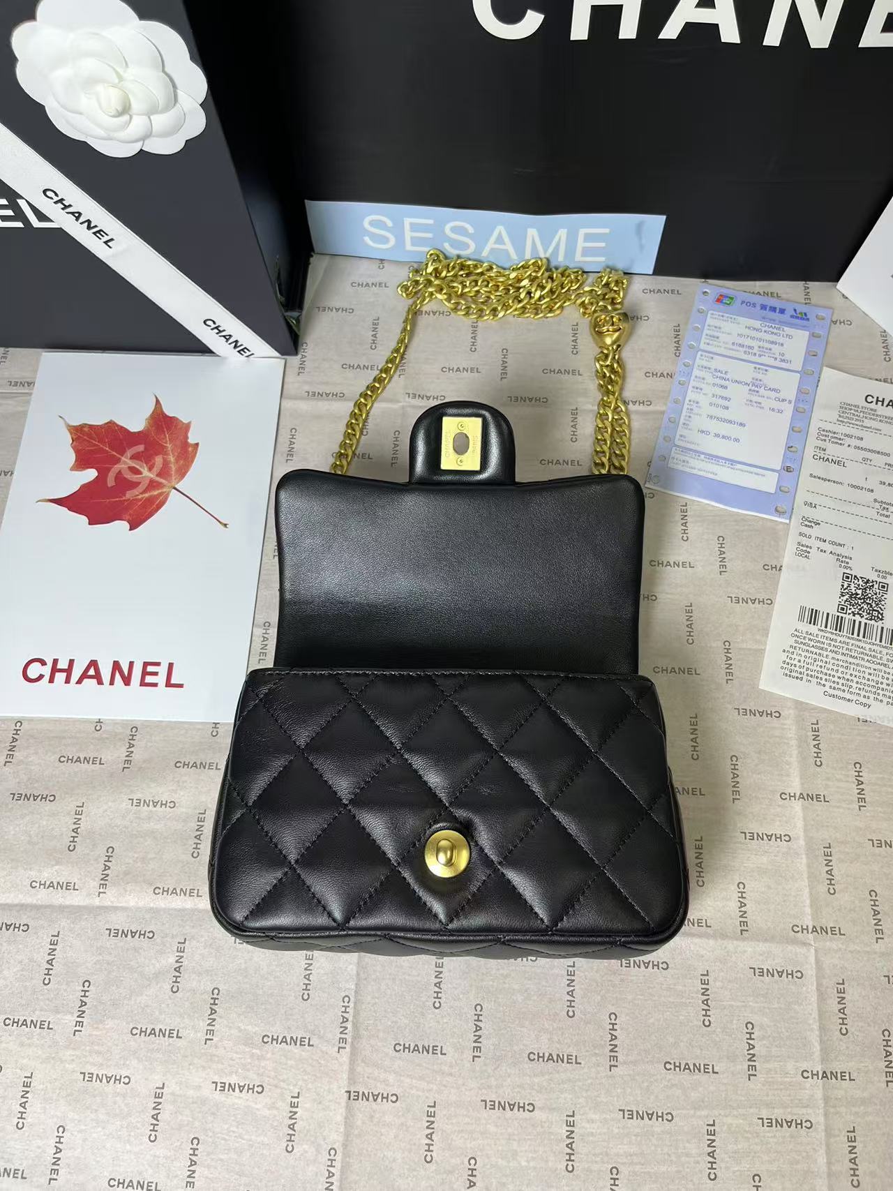 25C MINI FLAP 19CM BLACK LAMBSKIN GOLD HEART HARDWARE