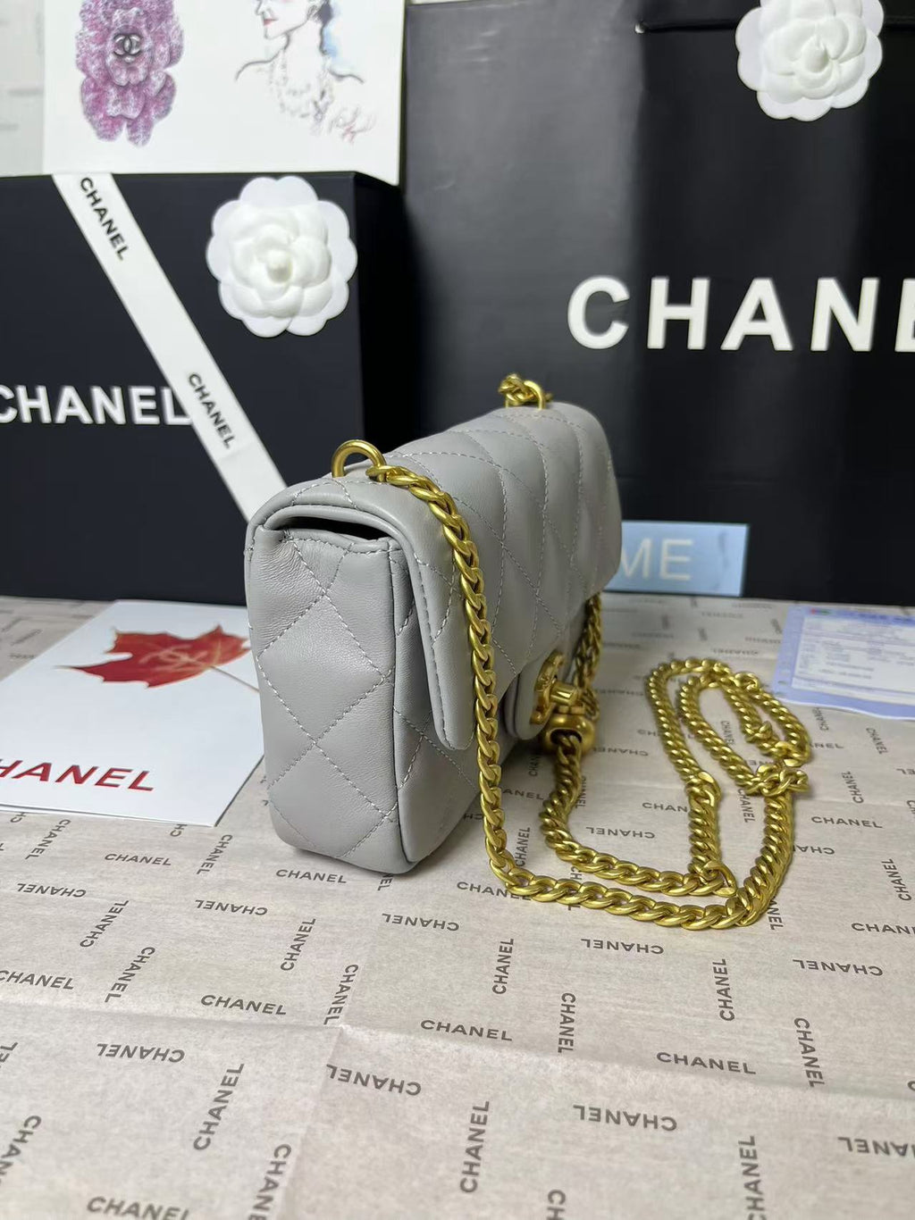 25C MINI FLAP 19CM GREY LAMBSKIN GOLD HEART HARDWARE