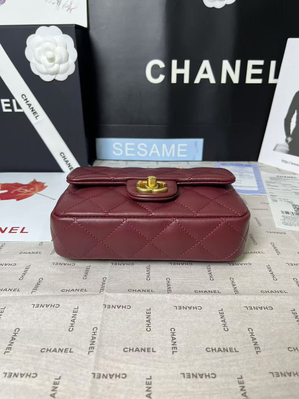25C MINI FLAP 19CM BURGUNDY LAMBSKIN GOLD HEART HARDWARE