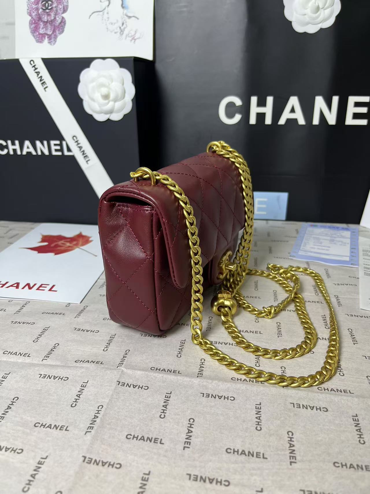 25C MINI FLAP 19CM BURGUNDY LAMBSKIN GOLD HEART HARDWARE