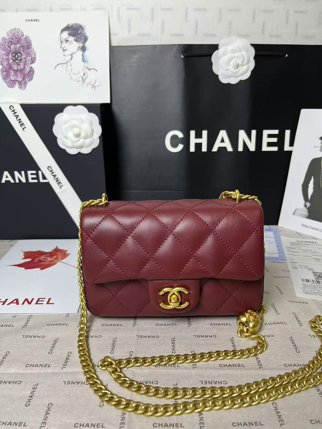 25C MINI FLAP 19CM BURGUNDY LAMBSKIN GOLD HEART HARDWARE