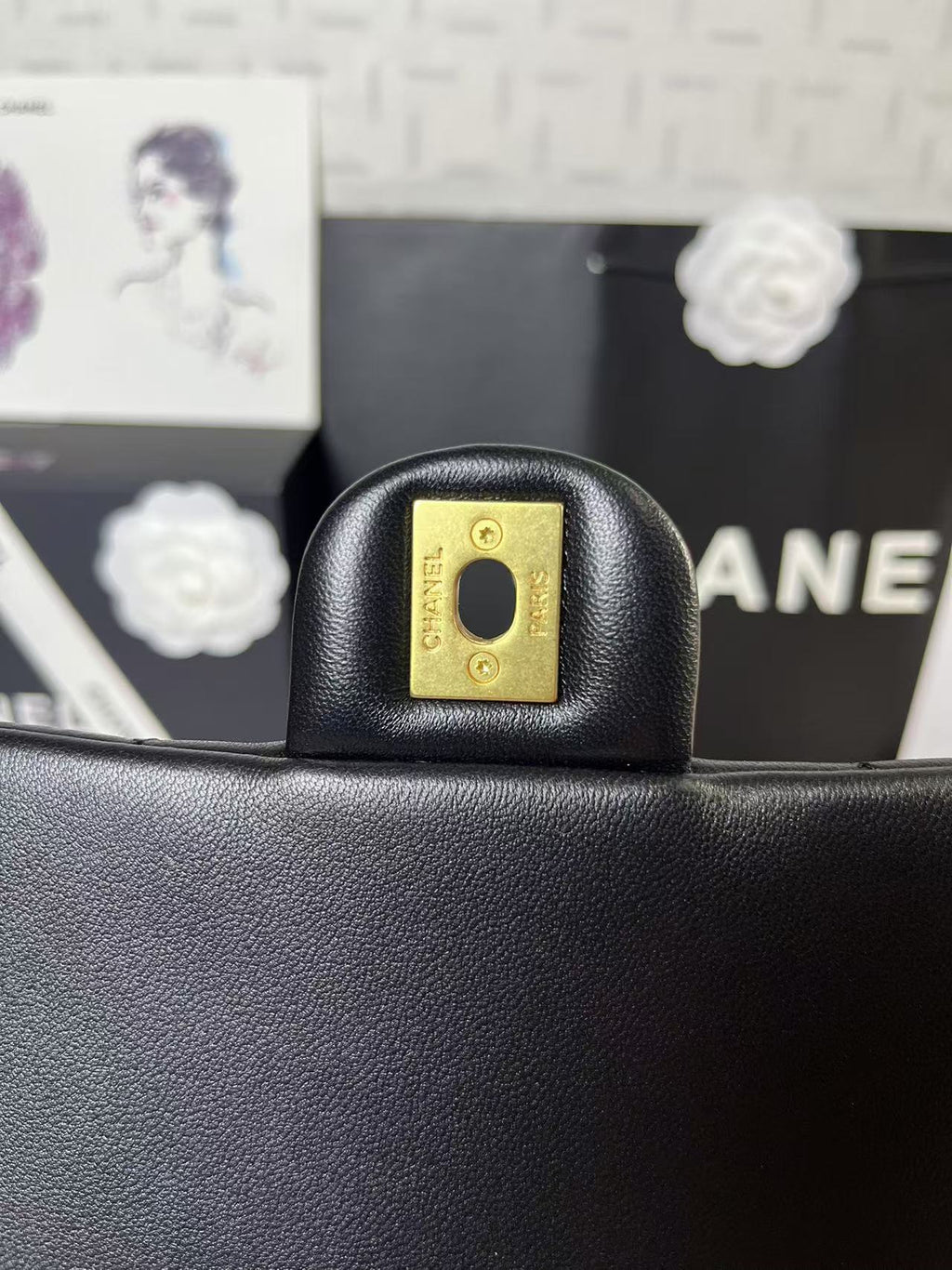 25C MINI FLAP 24CM BLACK LAMBSKIN GOLD HEART HARDWARE