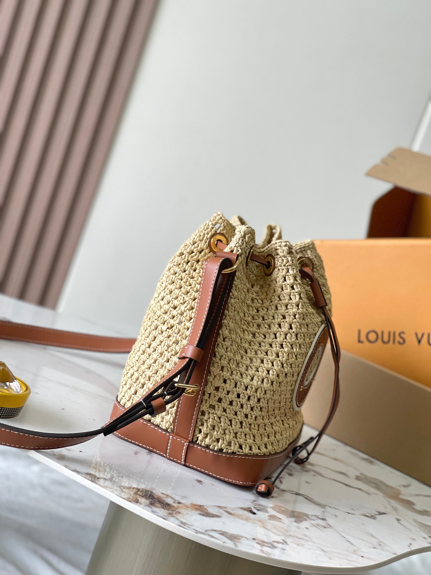 NOE BB 22CM BEIGE RAPHIA CUIR DE VEAU TAN