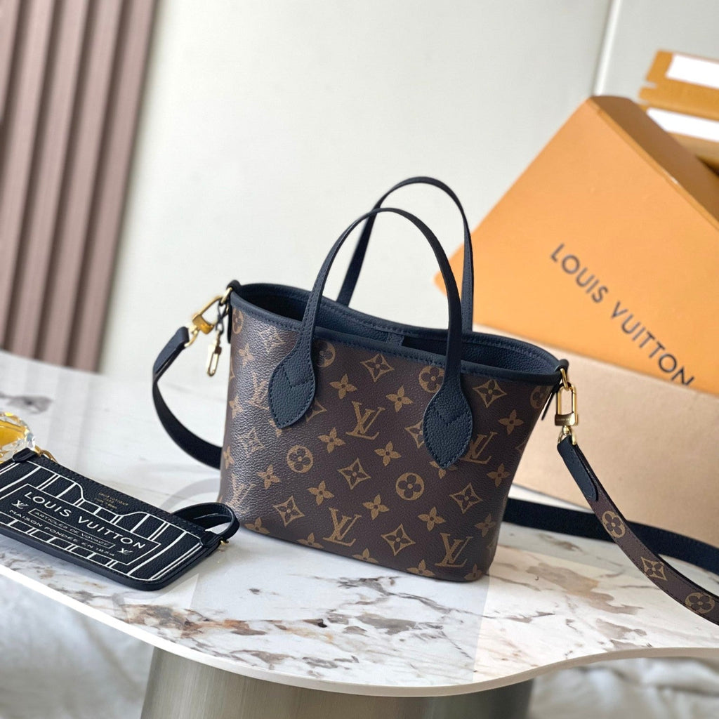 Sac bandoulière Neverfull Inside Out BB 24 en toile monogrammée marron et cuir de veau noir