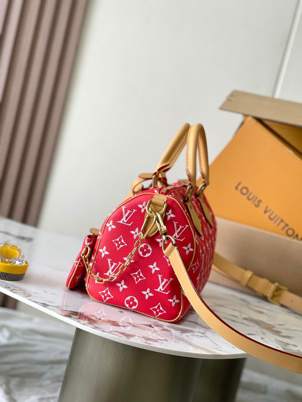 SPEEDY P9 BANDOULIÈRE 25 EN TOILE MONOGRAMME ROUGE QUINCAILLERIE DORÉ