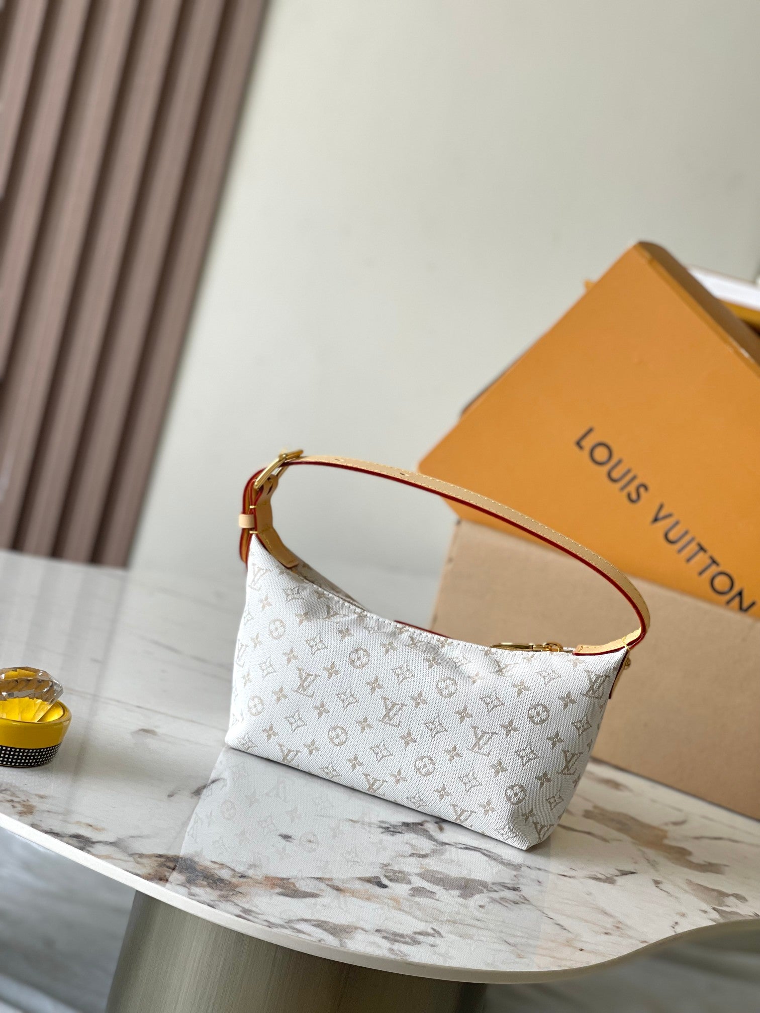 POCHETTE HILLS 20 EN MINI JACQUARD MONOGRAMME BLANC
