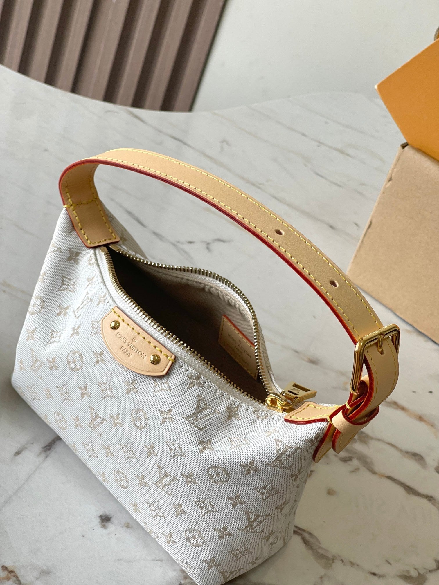 POCHETTE HILLS 20 EN MINI JACQUARD MONOGRAMME BLANC