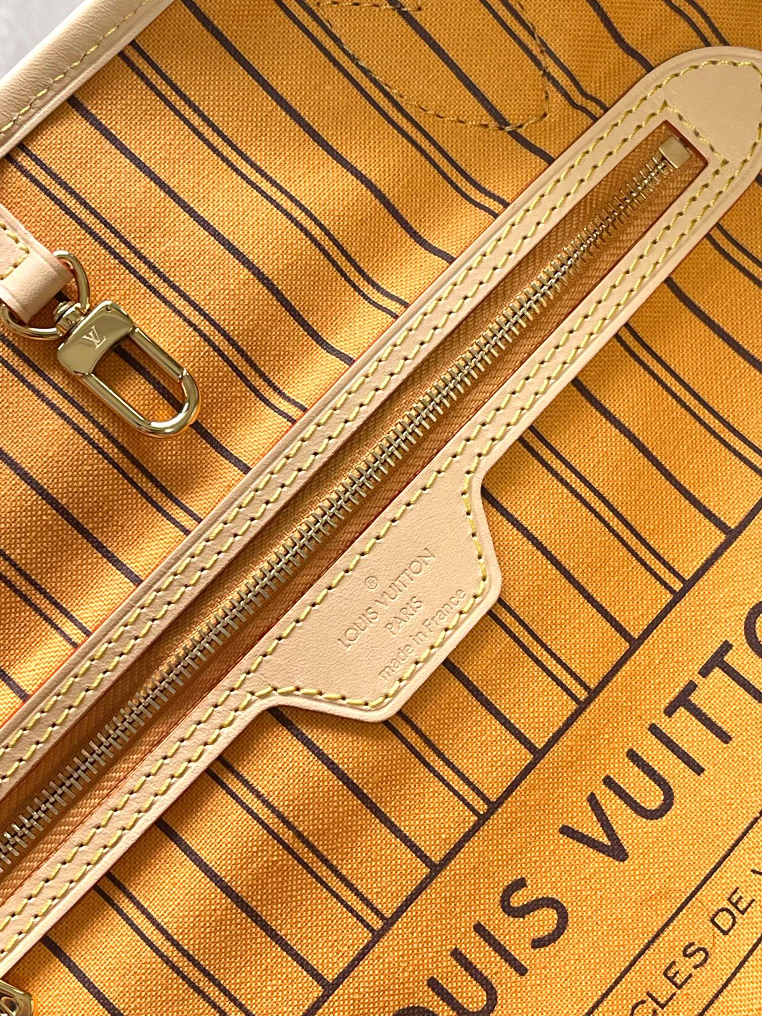 RÉVERSIBLE NEVERFULL MM 31 À L'ENVERS OR 