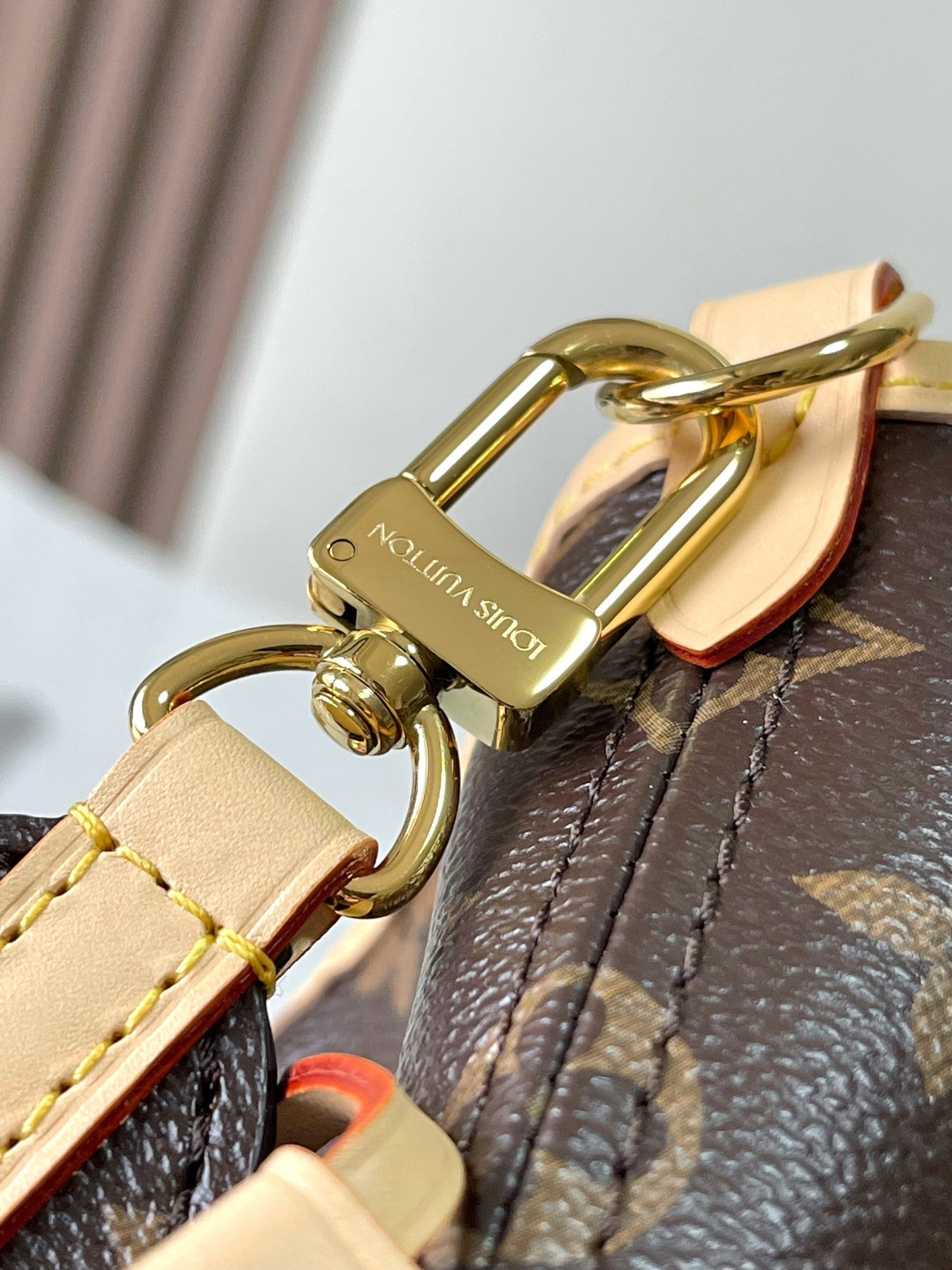 RÉVERSIBLE NEVERFULL MM 31 À L'ENVERS OR 