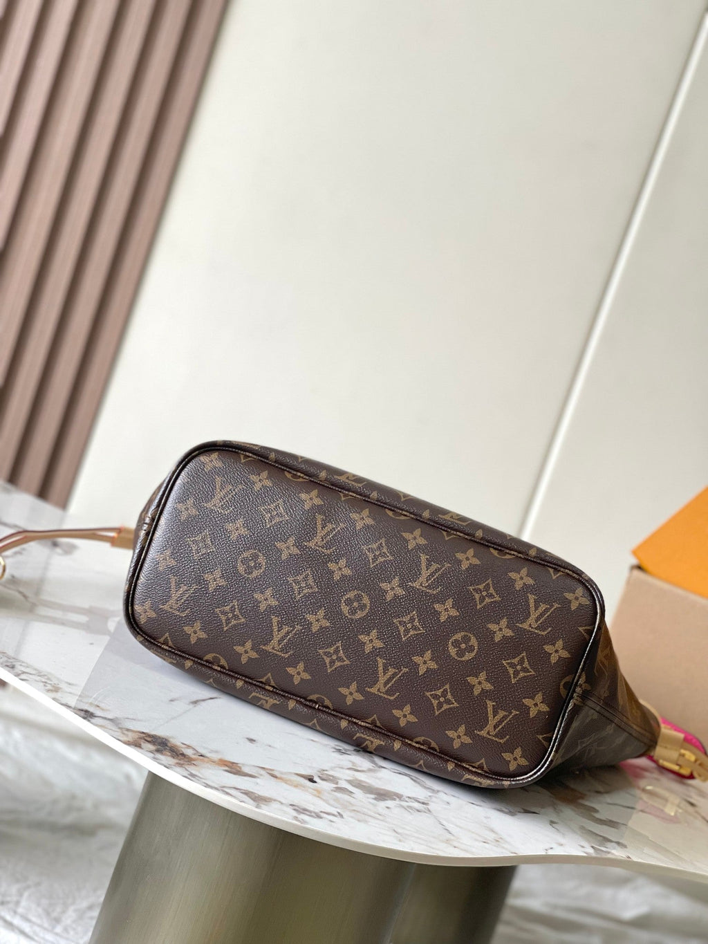 REVERSIBLE NEVERFULL MM 31 INSIDE OUT DARK PINK
