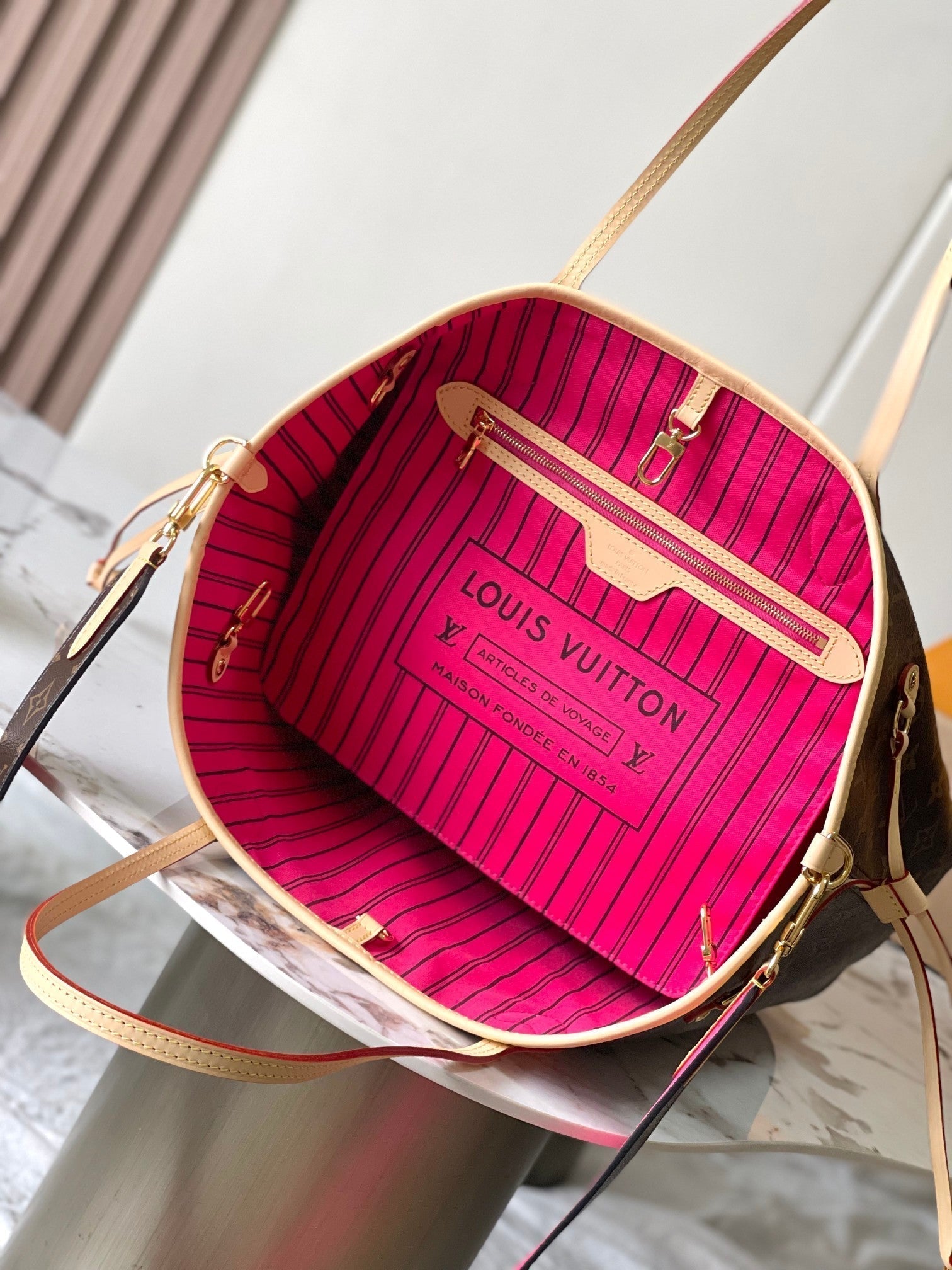 RÉVERSIBLE NEVERFULL MM 31 À L'ENVERS ROSE FONCÉ 