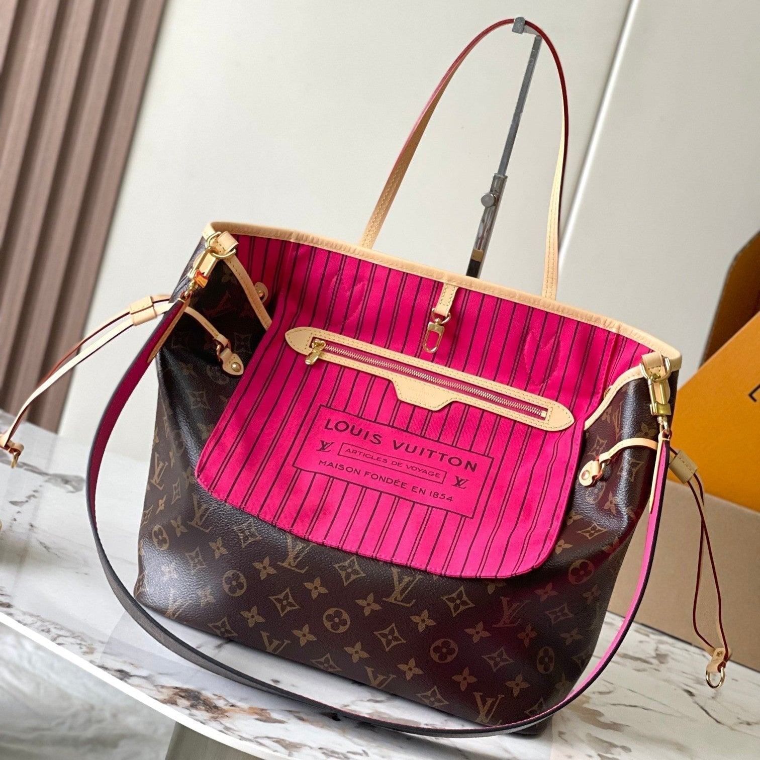 RÉVERSIBLE NEVERFULL MM 31 À L'ENVERS ROSE FONCÉ 