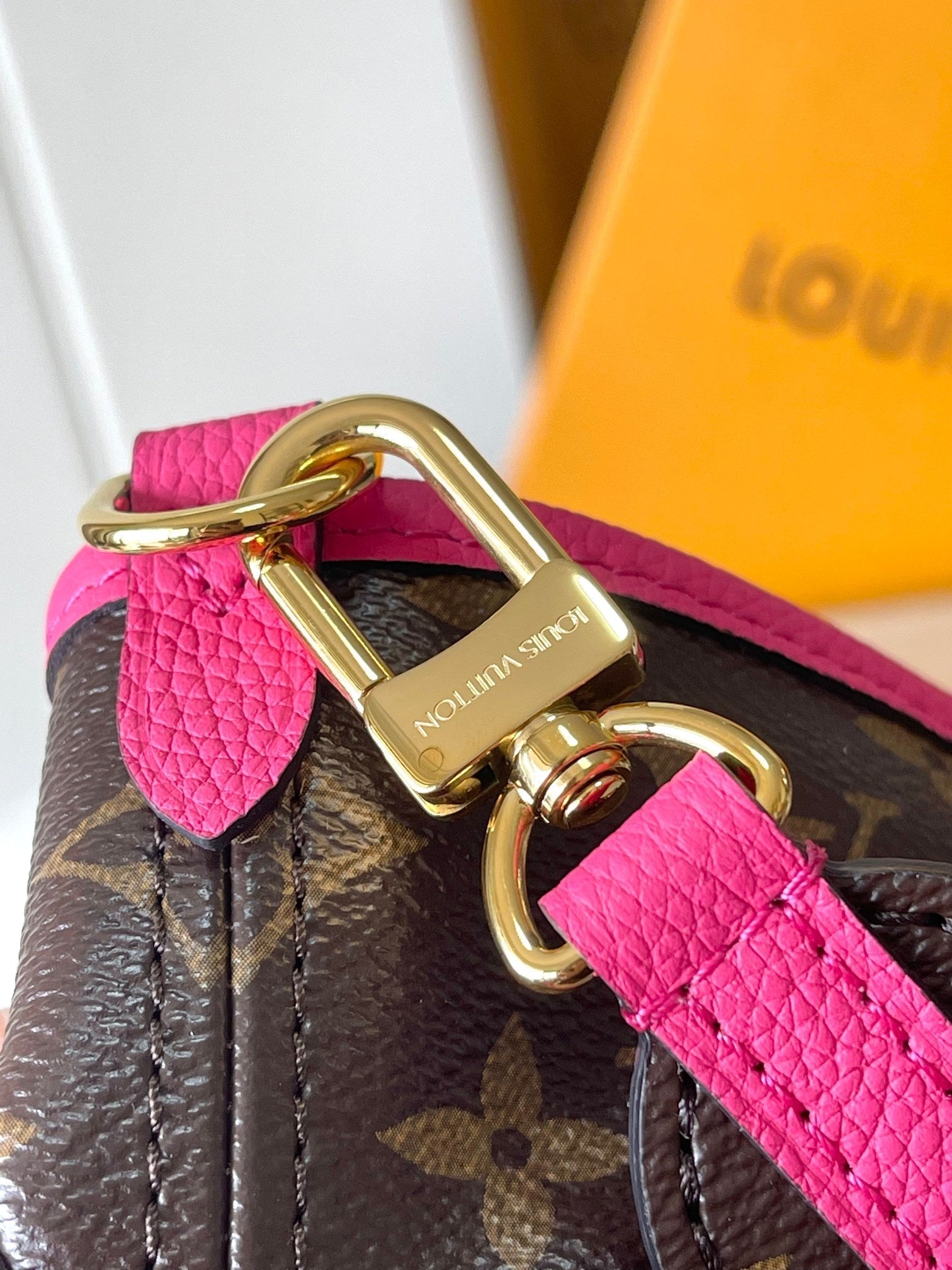 RÉVERSIBLE NEVERFULL MM 31 INVERSÉ POIGNÉE ROSE FONCÉ 