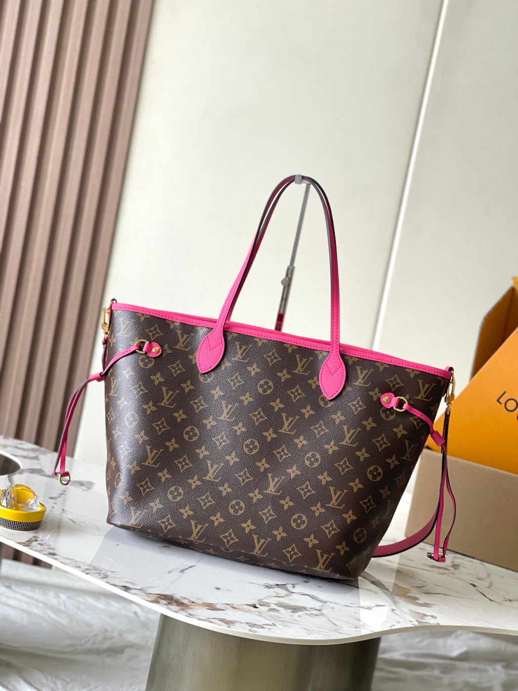 REVERSIBLE NEVERFULL MM 31 INSIDE OUT DARK PINK HANDLE