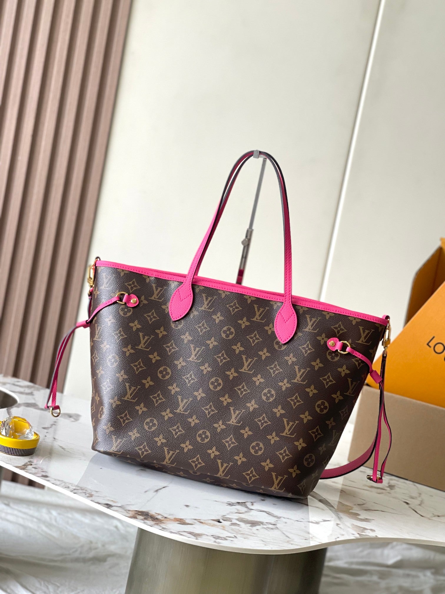 REVERSIBLE NEVERFULL MM 31 INSIDE OUT DARK PINK HANDLE