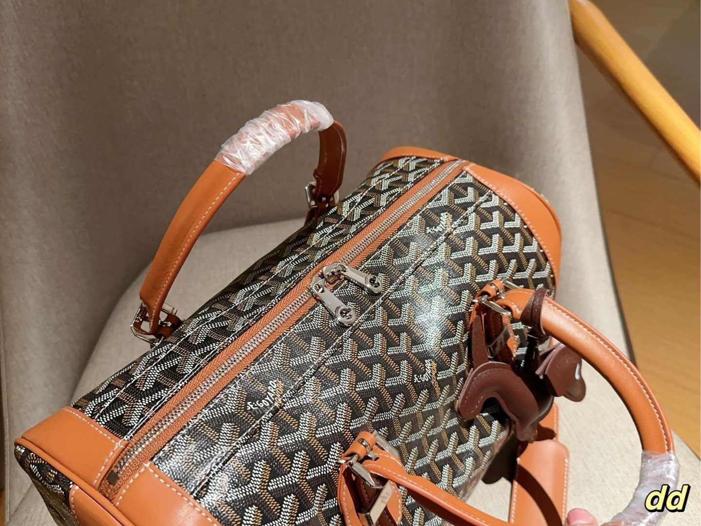 SAC HARDY PM BAG 35 EN TOILE GOYARDINE MARRON ET CUIR DE VEAU BRUN