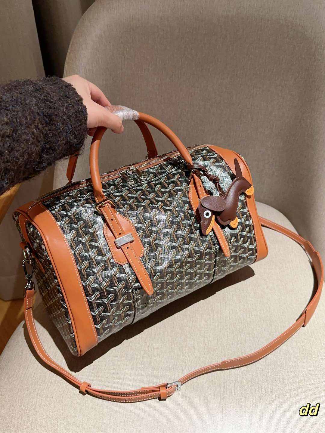 SAC HARDY PM BAG 35 EN TOILE GOYARDINE MARRON ET CUIR DE VEAU BRUN