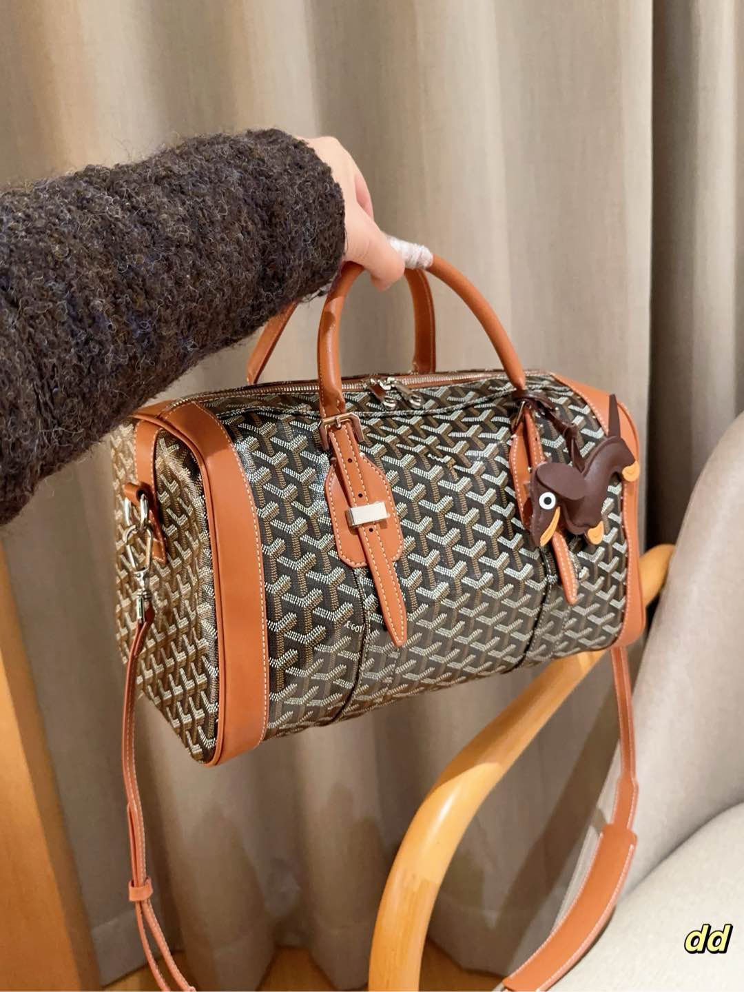 SAC HARDY PM BAG 35 EN TOILE GOYARDINE MARRON ET CUIR DE VEAU BRUN