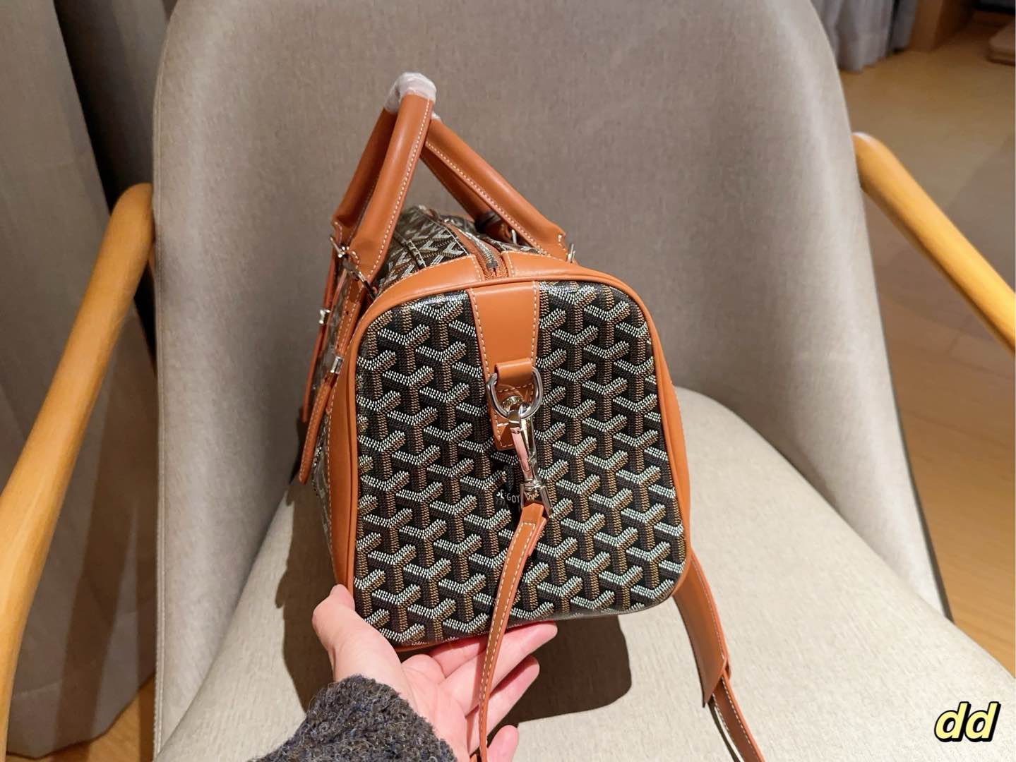 SAC HARDY PM BAG 35 EN TOILE GOYARDINE MARRON ET CUIR DE VEAU BRUN