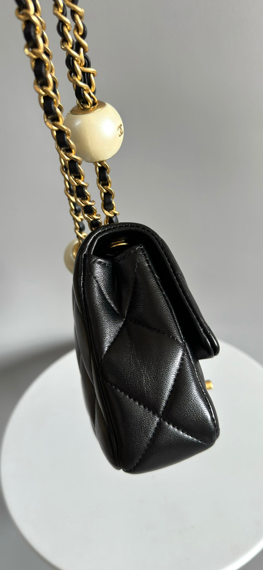 MINI FLAP BAG 17CM BLACK LAMSKIN GOLD HARDWARE