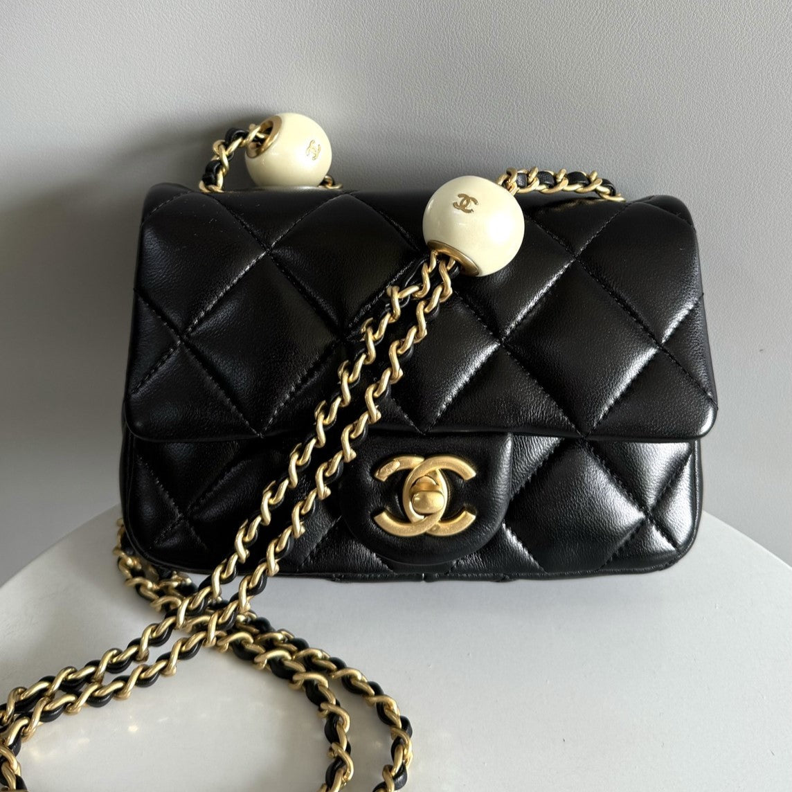 MINI FLAP BAG 17CM BLACK LAMSKIN GOLD HARDWARE