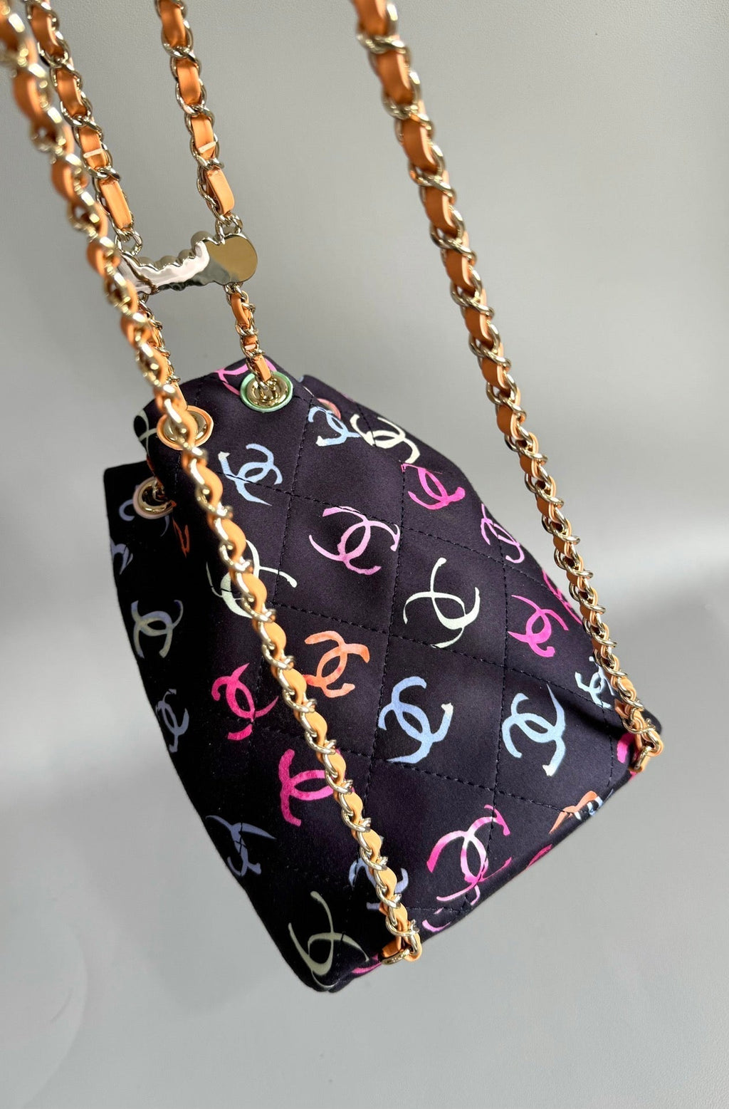 SAC À DOS CC 22CM NOIR ET NOMBREUSES AUTRES COULEURS TISSU IMPRIMÉ QUINCAILLERIE DORÉ