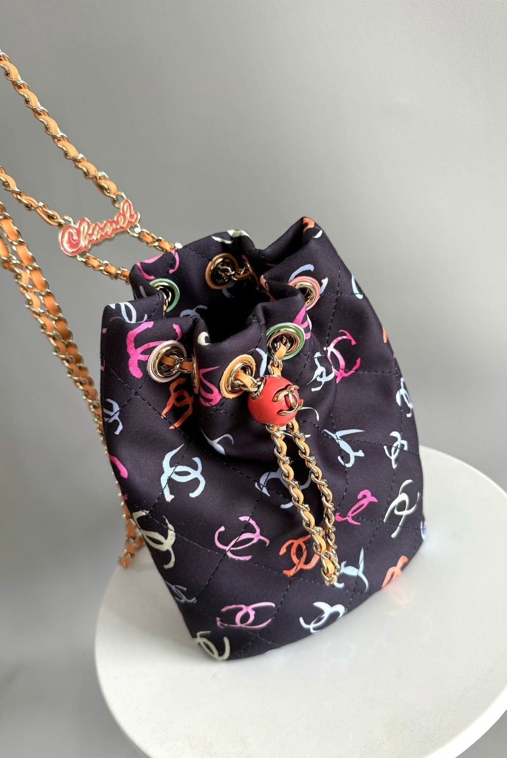 SAC À DOS CC 22CM NOIR ET NOMBREUSES AUTRES COULEURS TISSU IMPRIMÉ QUINCAILLERIE DORÉ