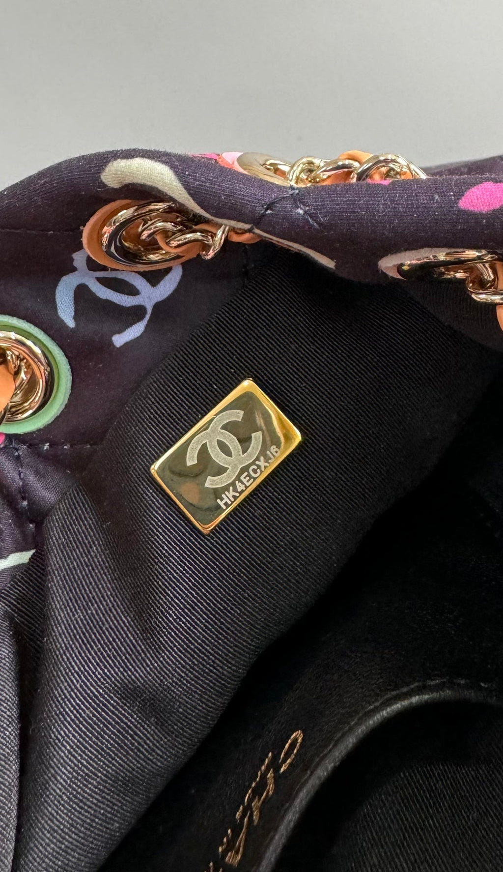 SAC À DOS CC 22CM NOIR ET NOMBREUSES AUTRES COULEURS TISSU IMPRIMÉ QUINCAILLERIE DORÉ