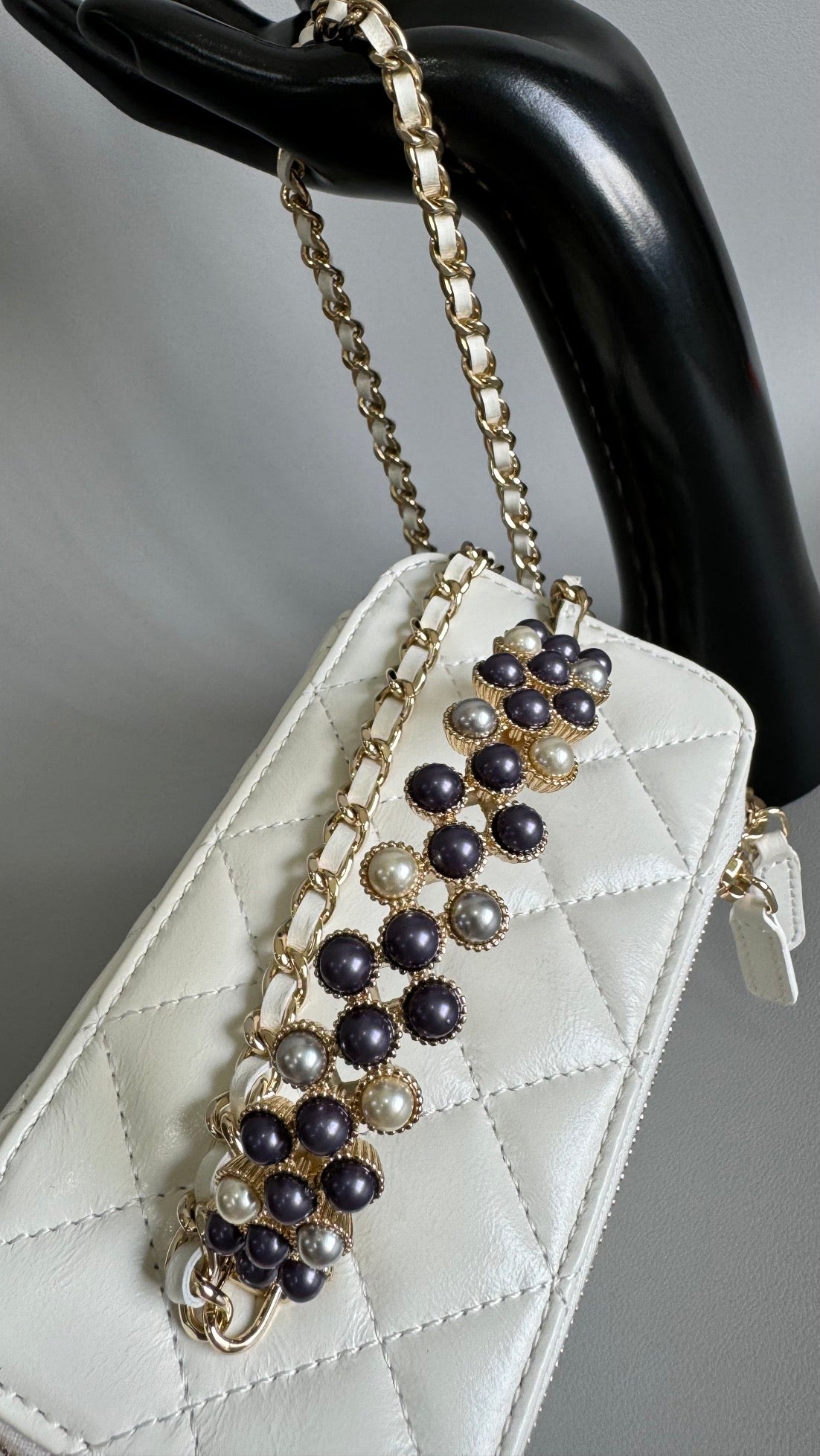 CC VANITY CASE PEARL 17CM WHITE LAMBSKIN GOLD HARDWARE