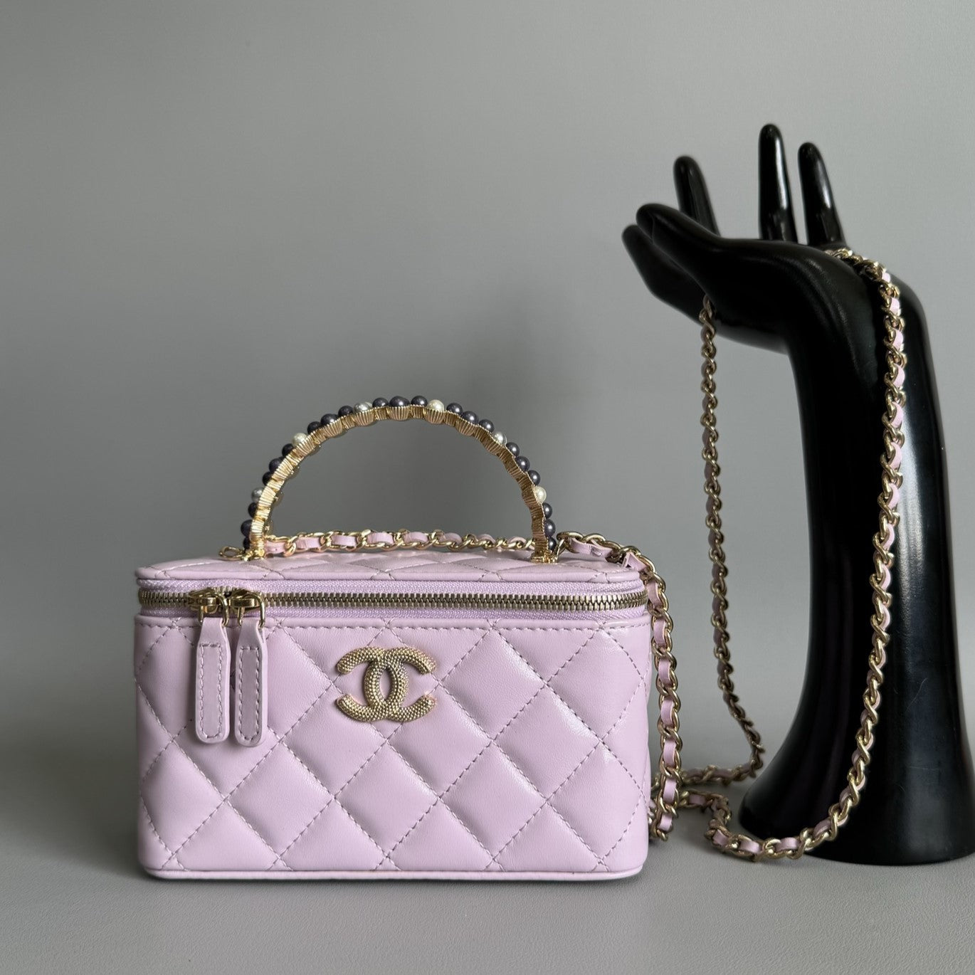 CC VANITY CASE PEARL 17CM COTTON CANDY LAMBSKIN GOLD HARDWARE