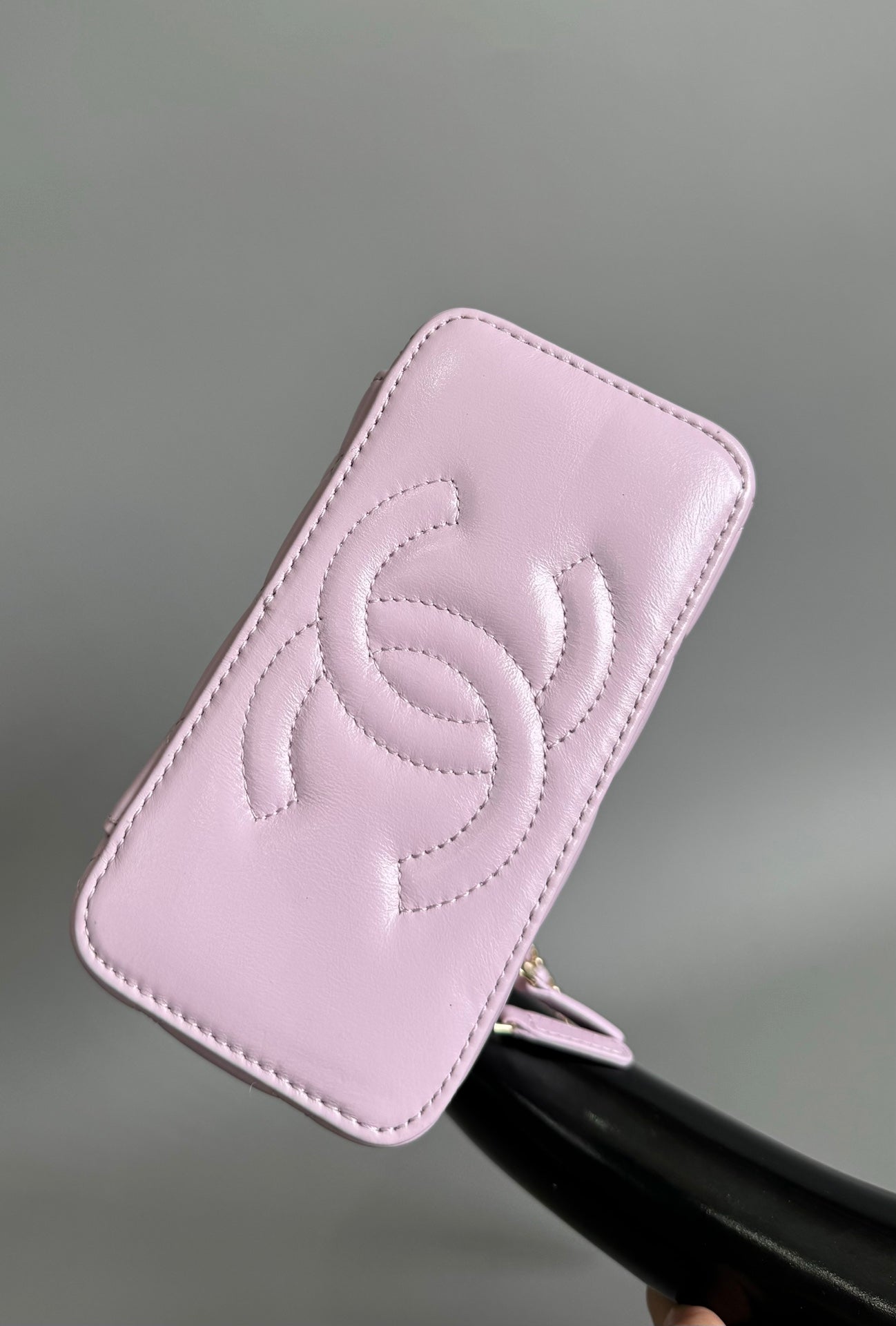 CC VANITY CASE PEARL 17CM COTTON CANDY LAMBSKIN GOLD HARDWARE
