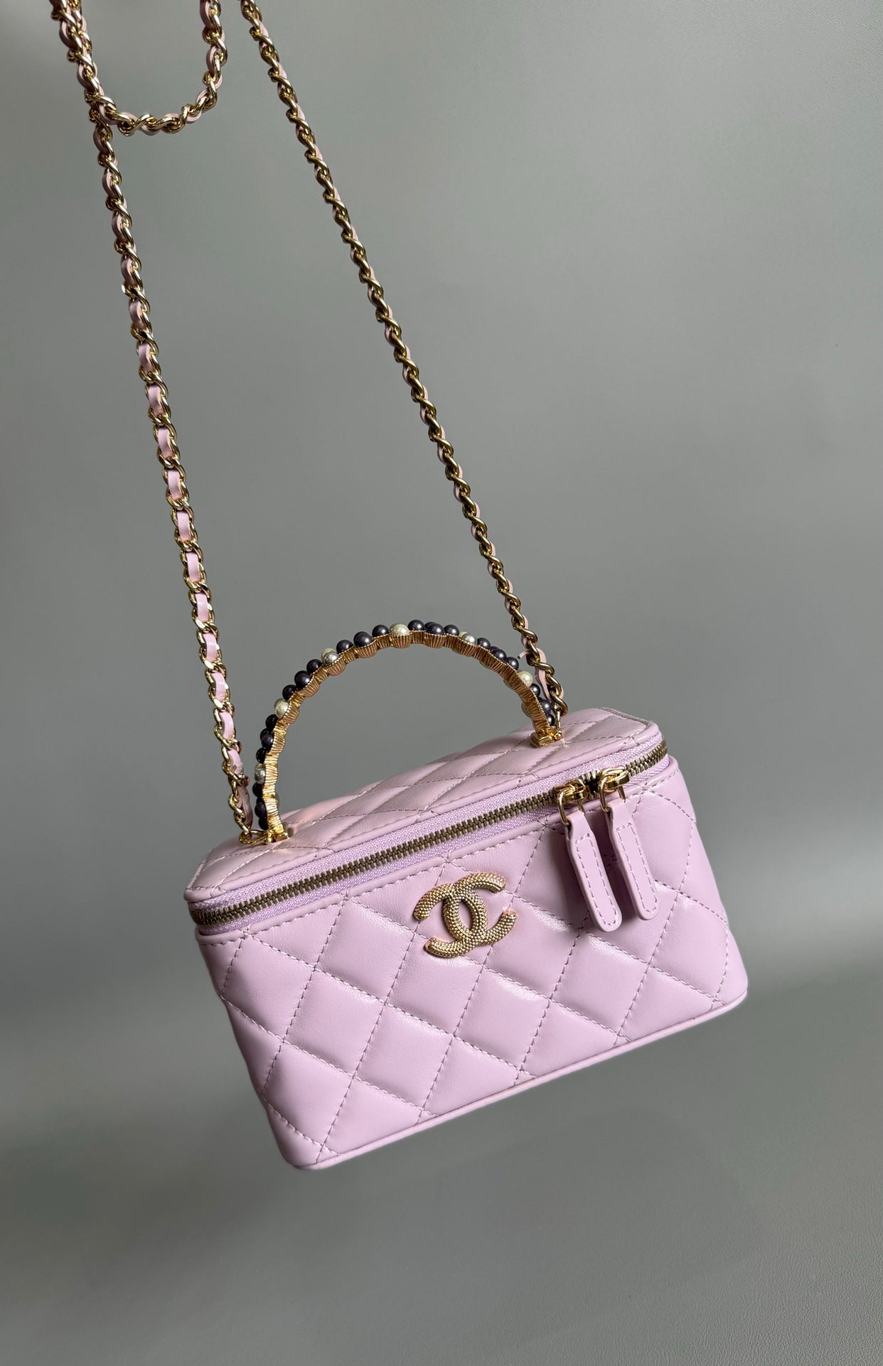 CC VANITY CASE PEARL 17CM COTTON CANDY LAMBSKIN GOLD HARDWARE