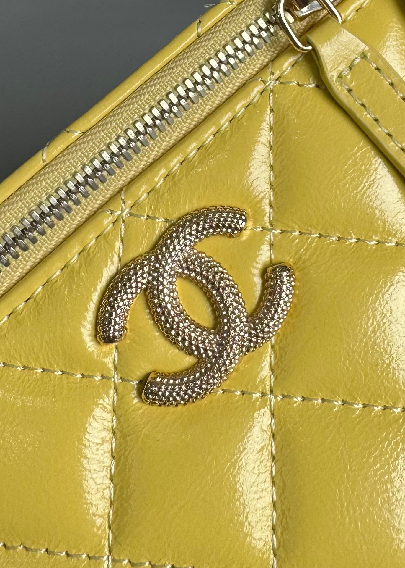 CC VANITY CASE PEARL 17CM YELLOW LAMBSKIN GOLD HARDWARE