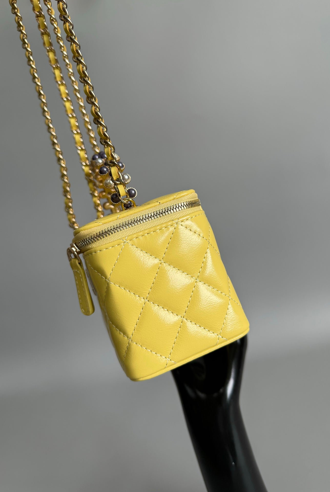 CC VANITY CASE PEARL 17CM YELLOW LAMBSKIN GOLD HARDWARE