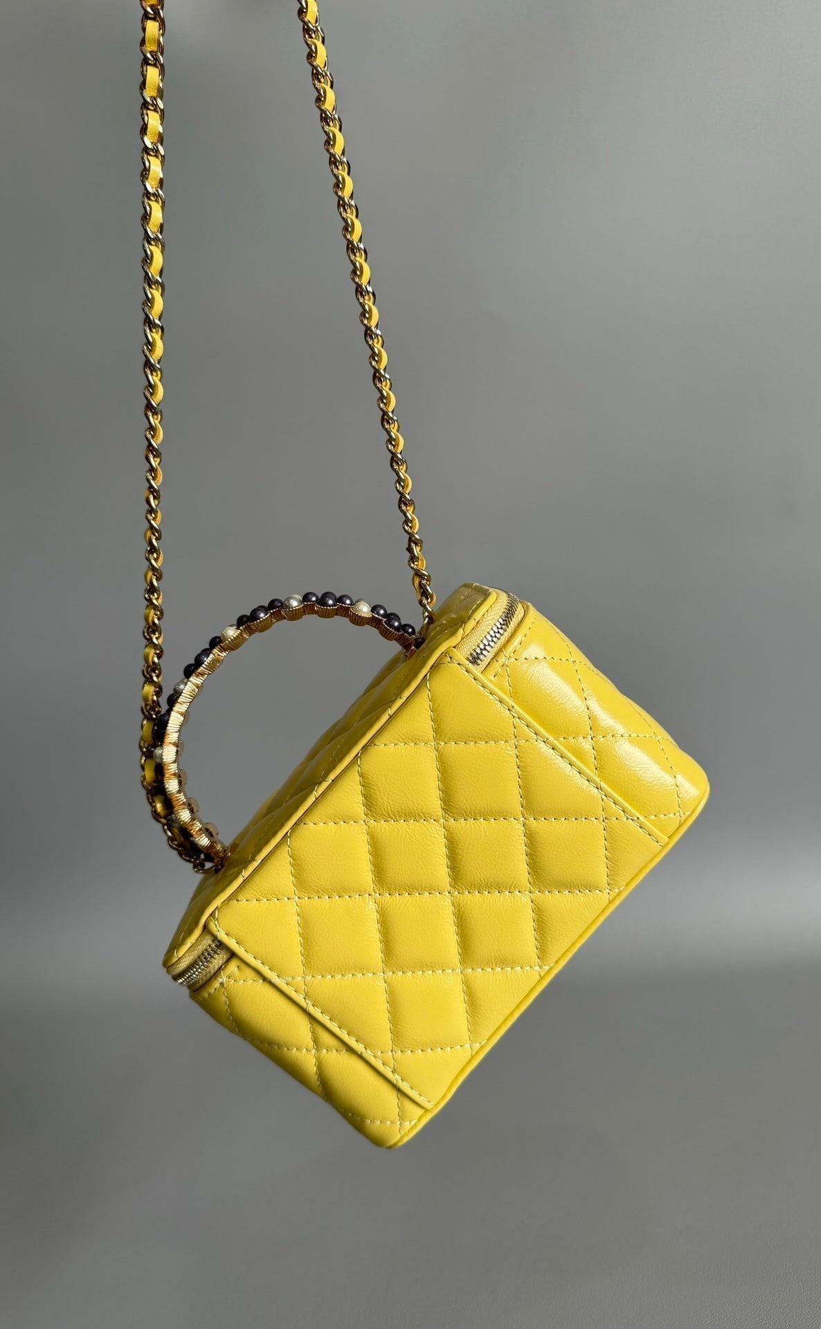 CC VANITY CASE PEARL 17CM YELLOW LAMBSKIN GOLD HARDWARE