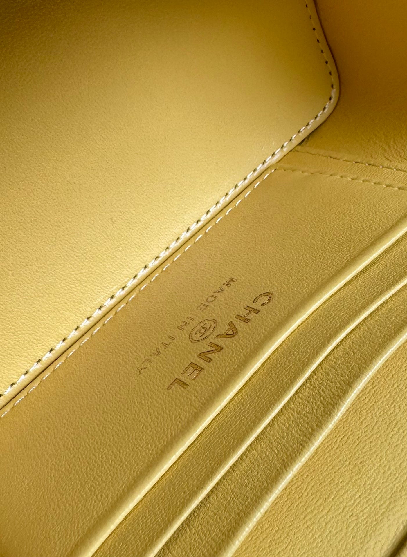 CC VANITY CASE PEARL 17CM YELLOW LAMBSKIN GOLD HARDWARE