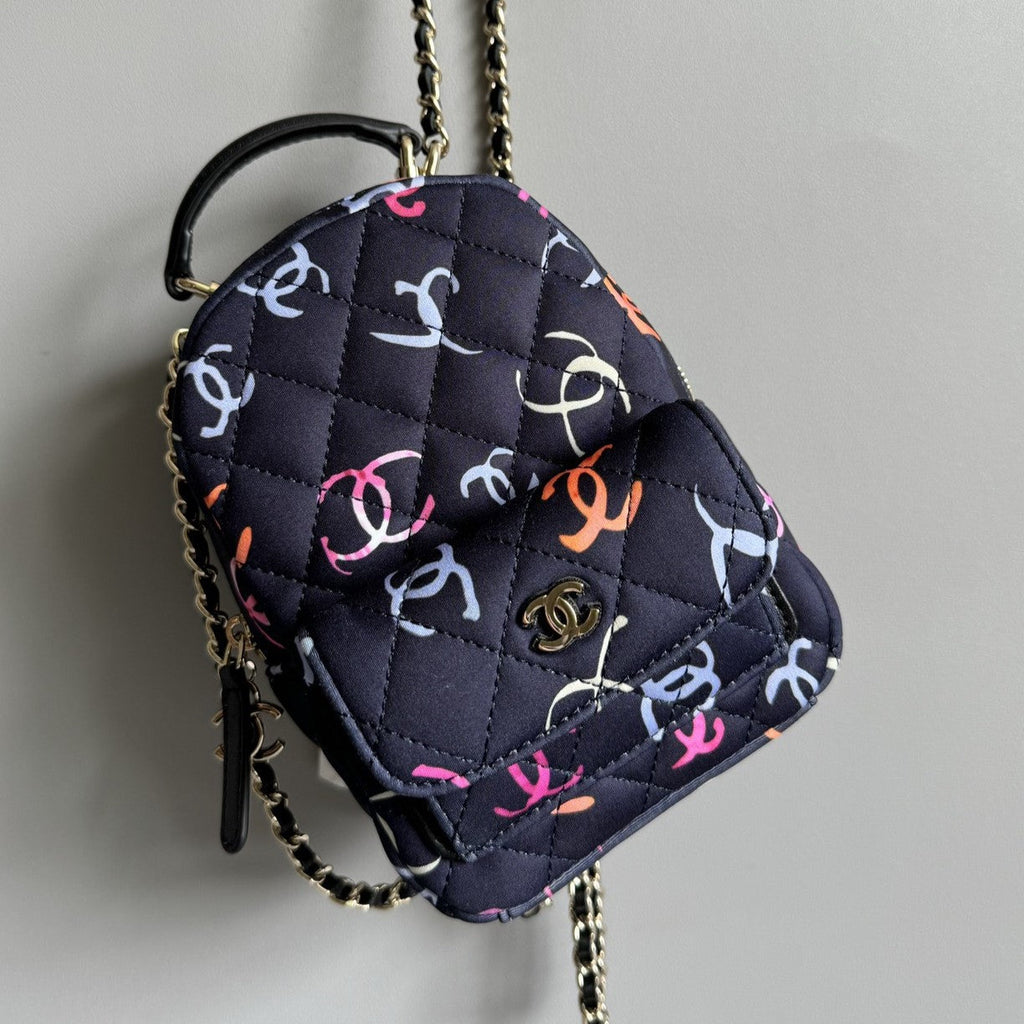 SAC À DOS CC 18CM NOIR ET NOMBREUSES AUTRES COULEURS TISSU IMPRIMÉ QUINCAILLERIE DORÉ