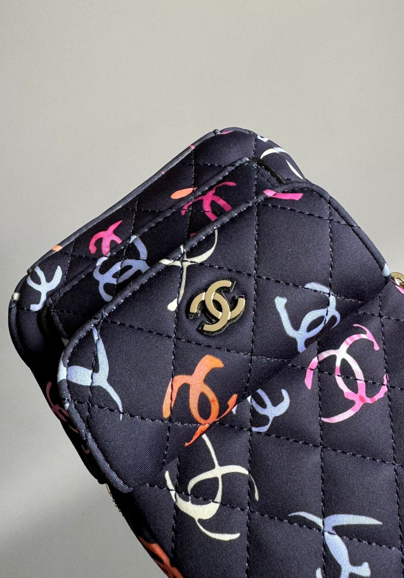 SAC À DOS CC 18CM NOIR ET NOMBREUSES AUTRES COULEURS TISSU IMPRIMÉ QUINCAILLERIE DORÉ